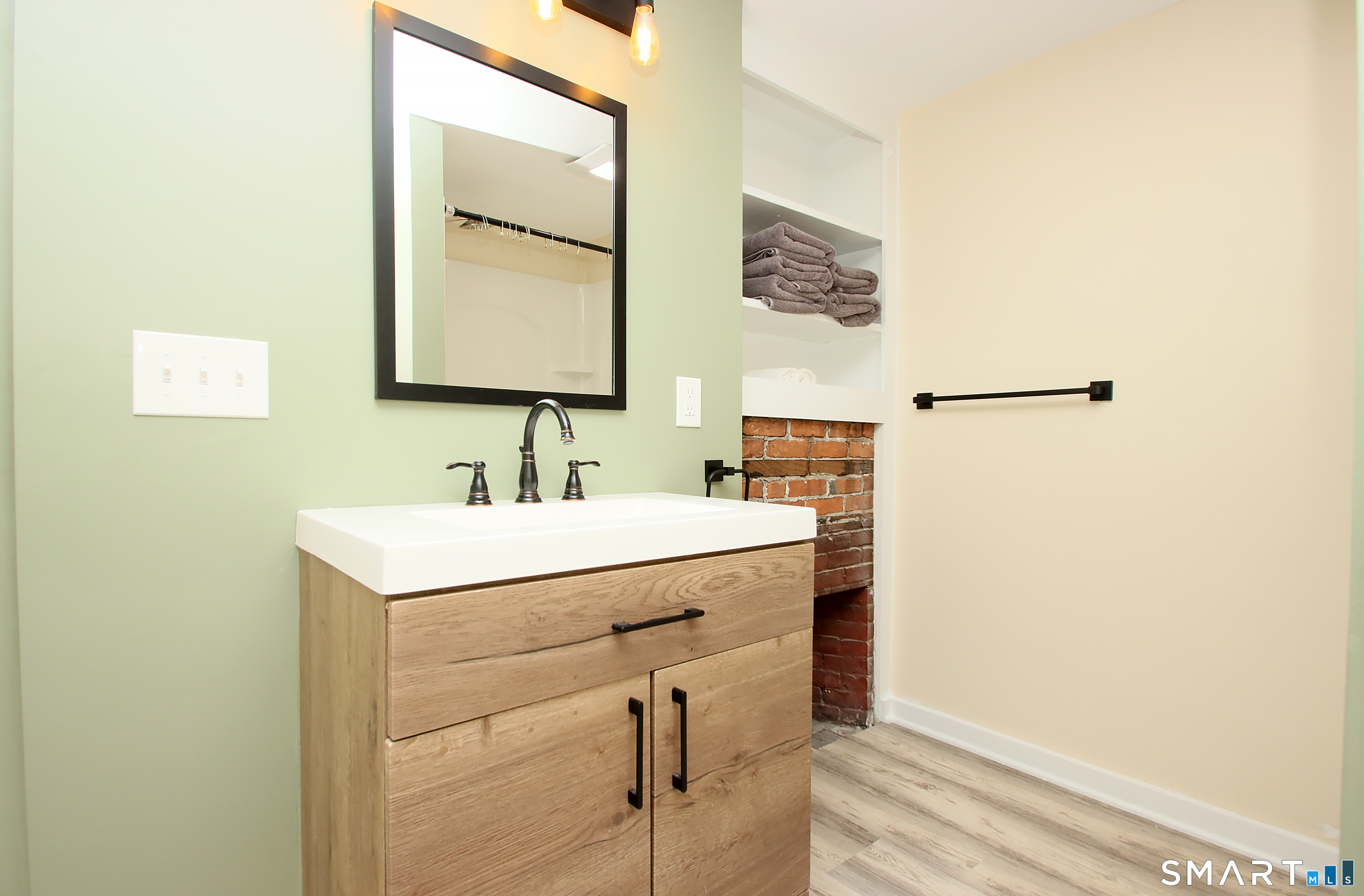452 Essex Road Property Photo 34