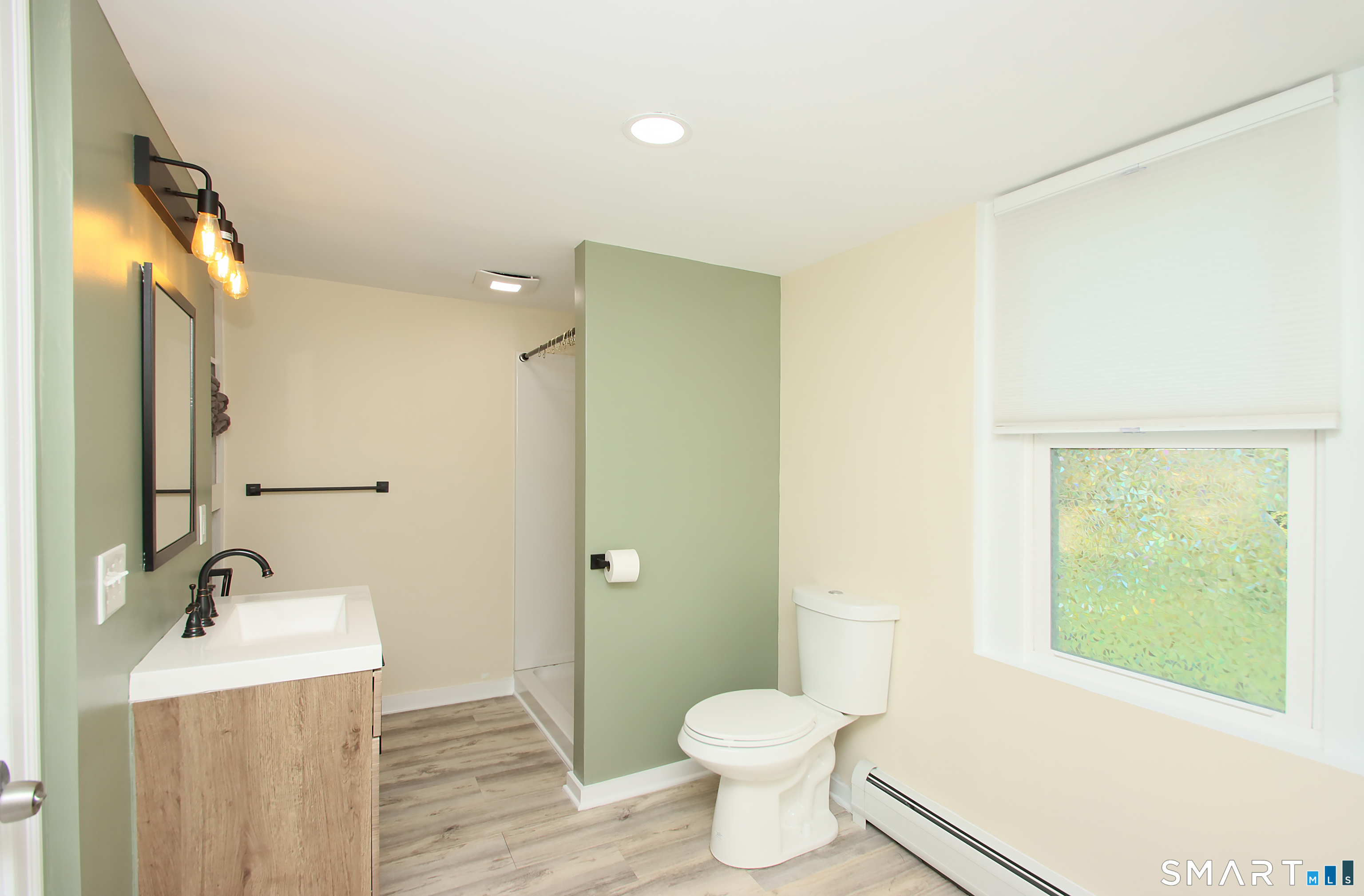 452 Essex Road Property Photo 35
