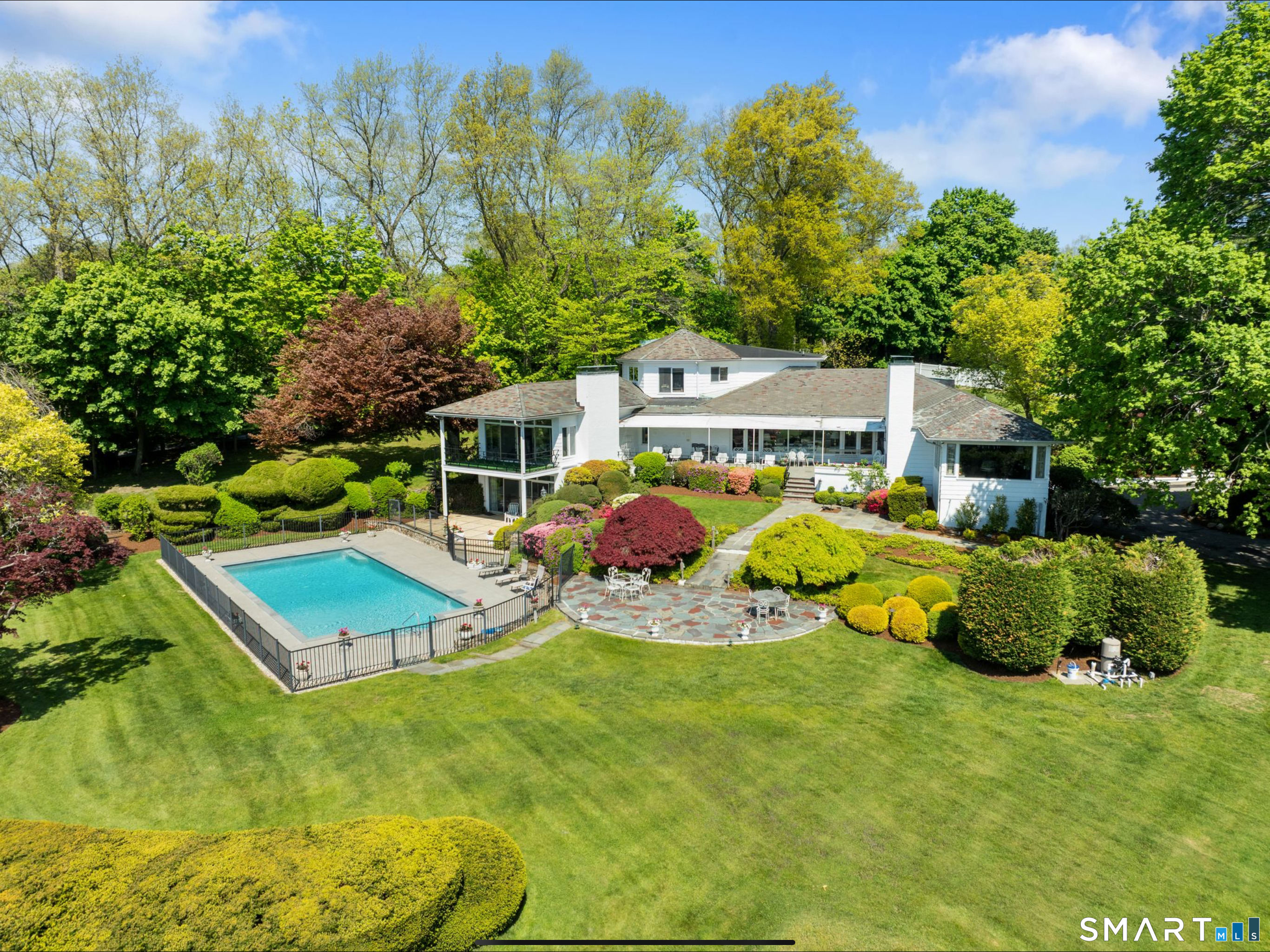 7 Sasqua Road Property Photo 1