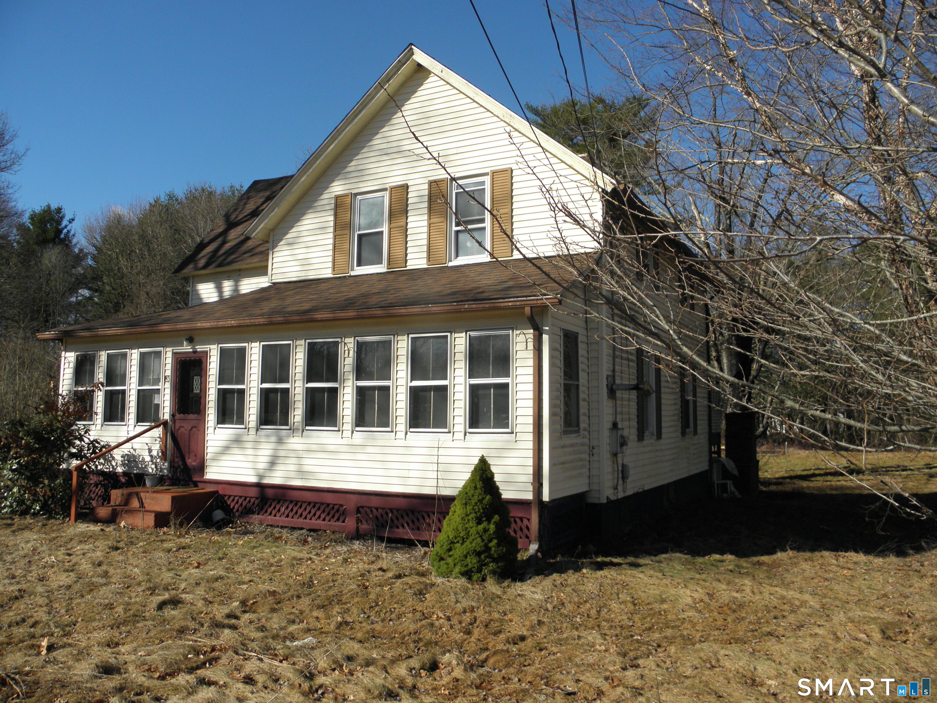 85 Wauregan Road Property Photo 1