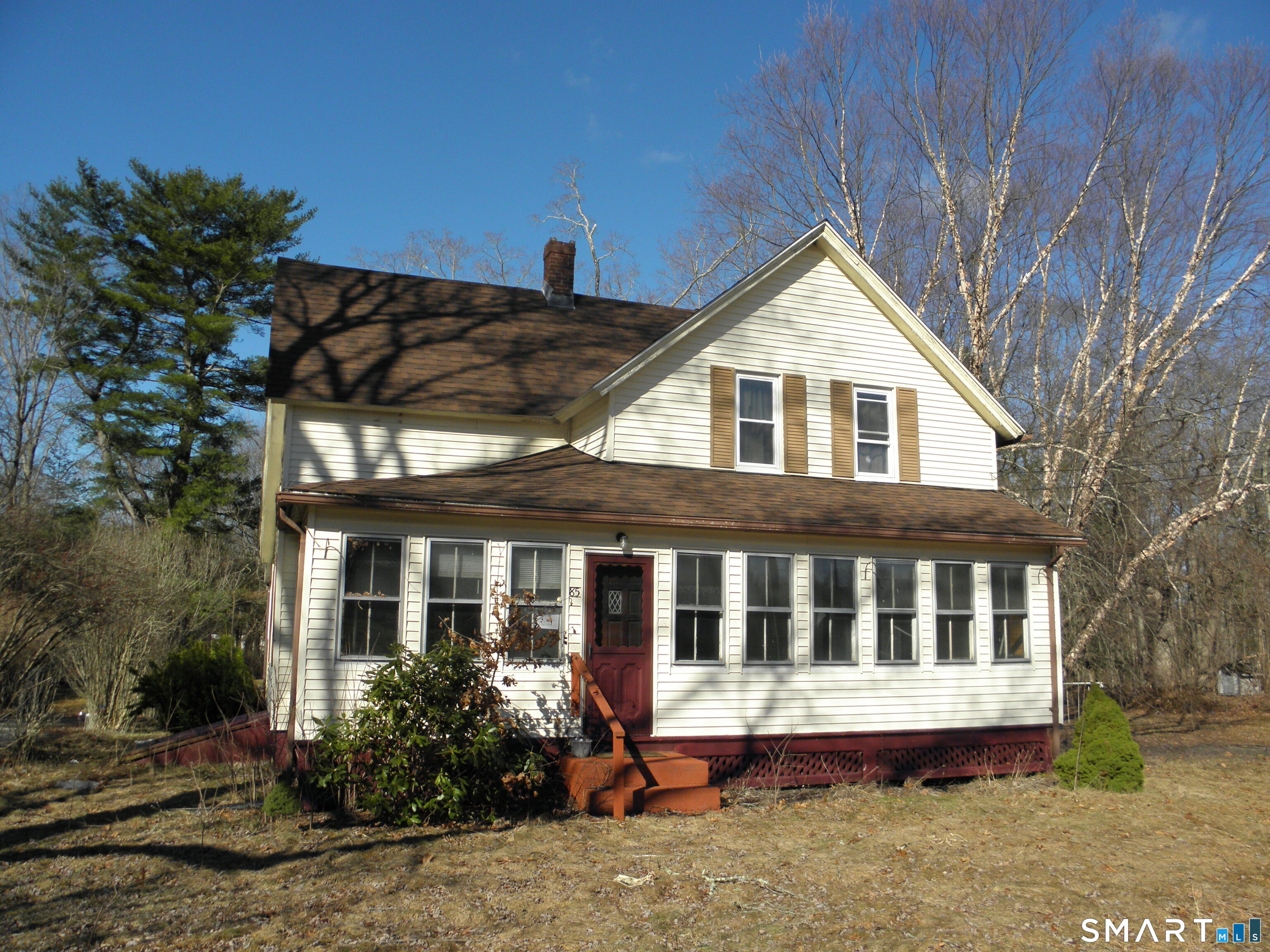 85 Wauregan Road Property Photo 2