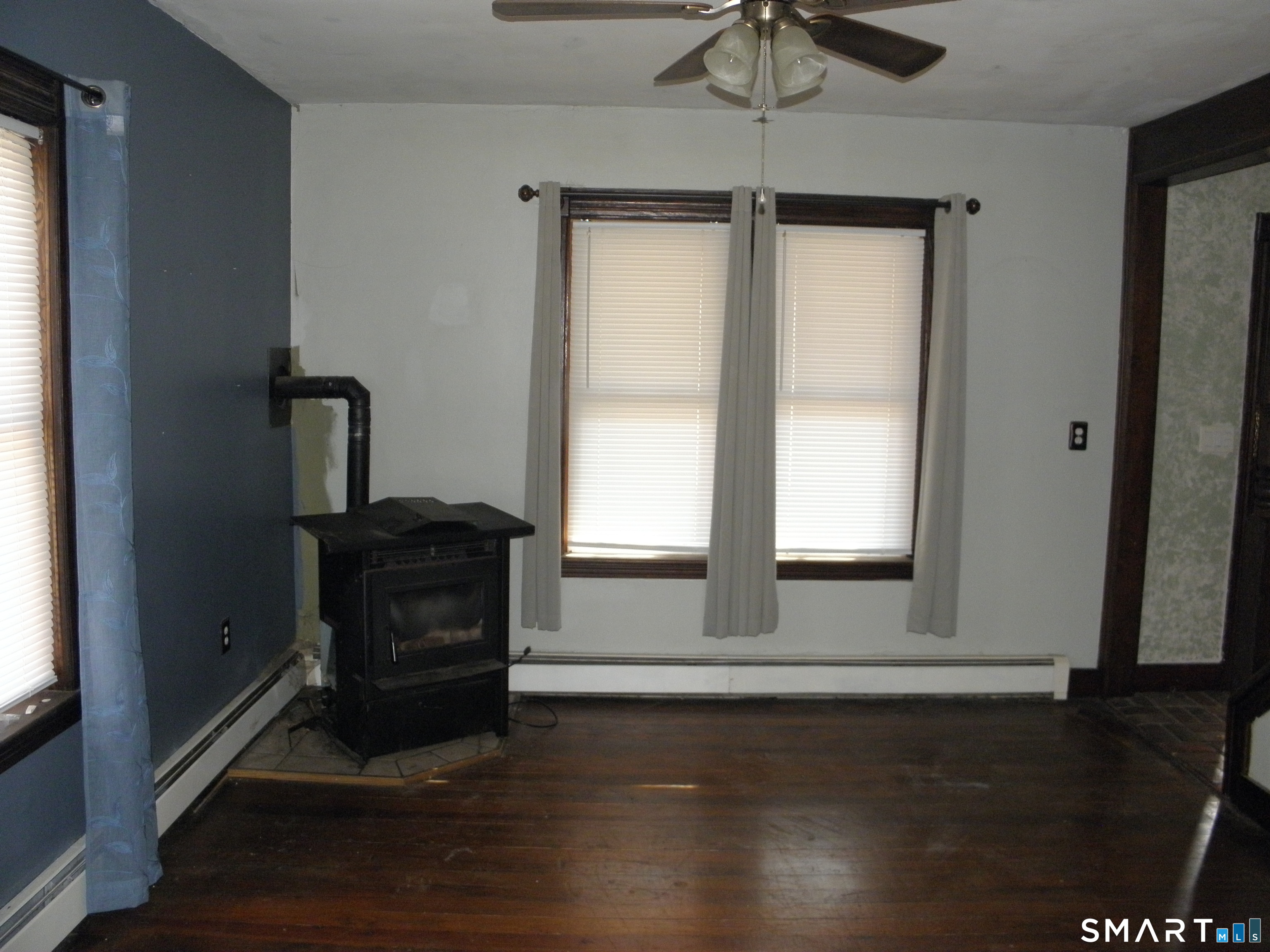 85 Wauregan Road Property Photo 7