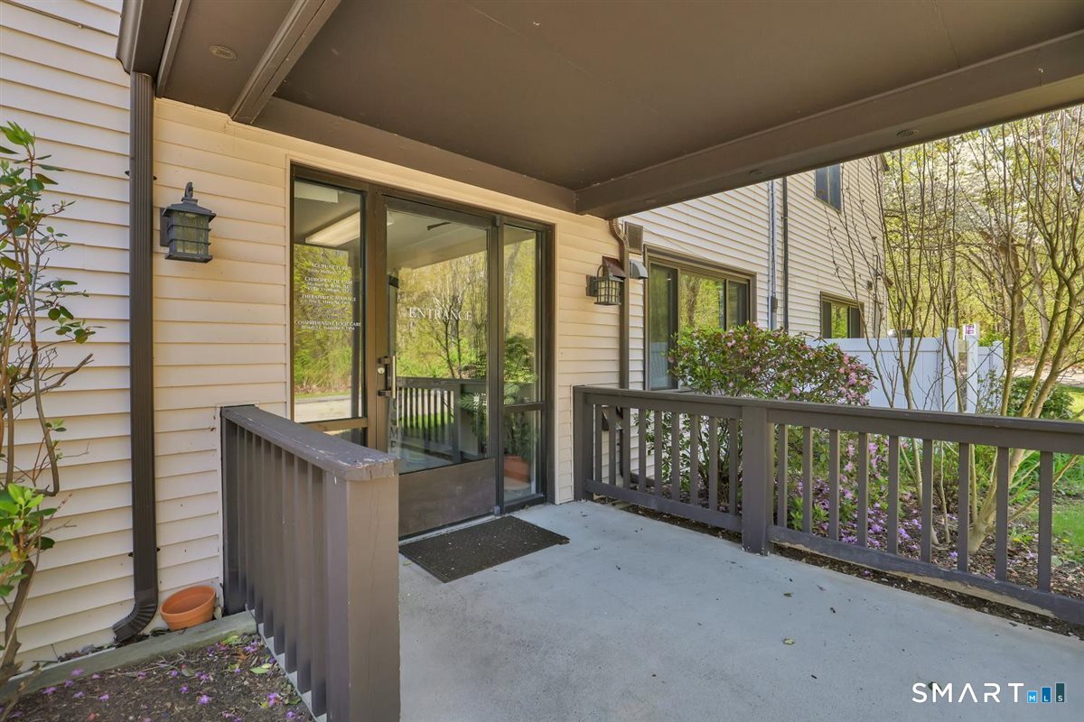 8 Independence B Drive Property Photo 1