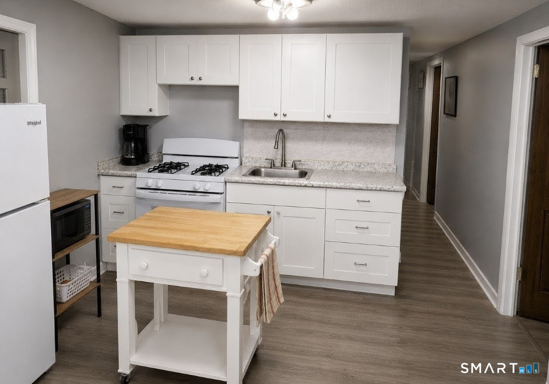 19 Portland Street Property Photo 12