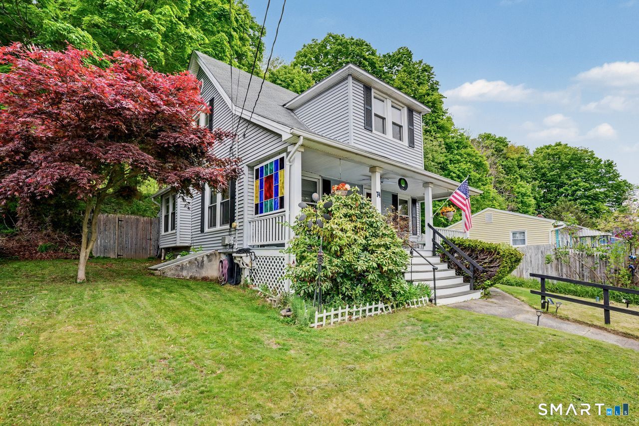74 Maple Street Property Photo 3
