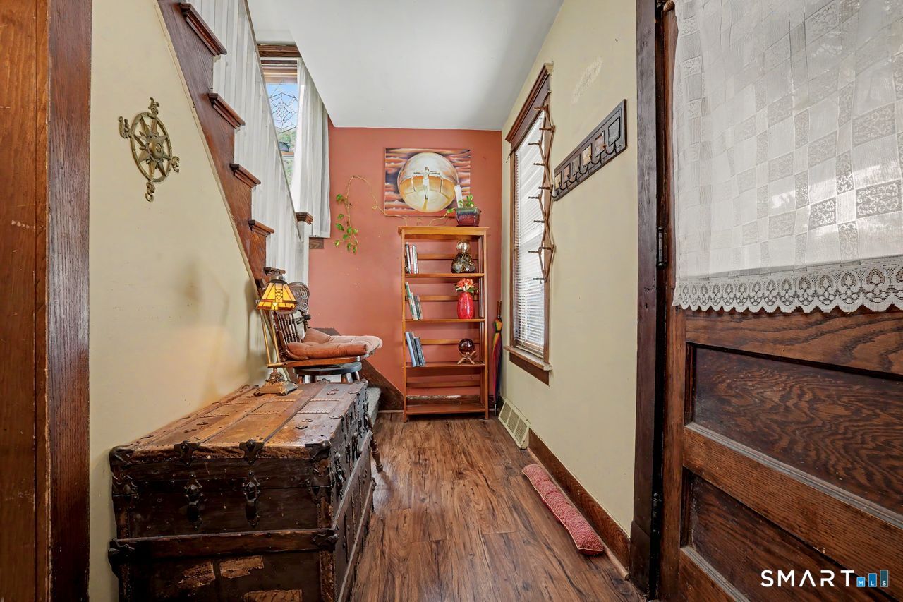 74 Maple Street Property Photo 5