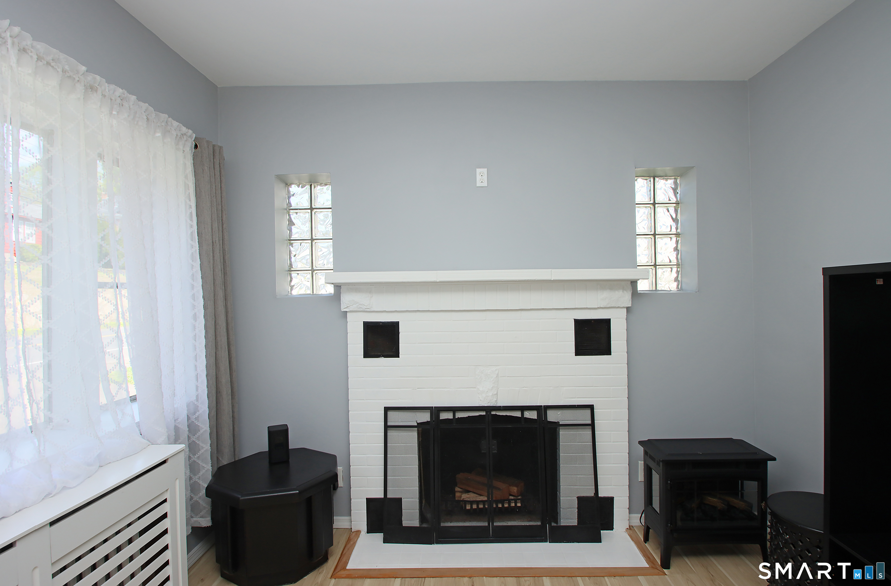251 Riverside Street Property Photo 7
