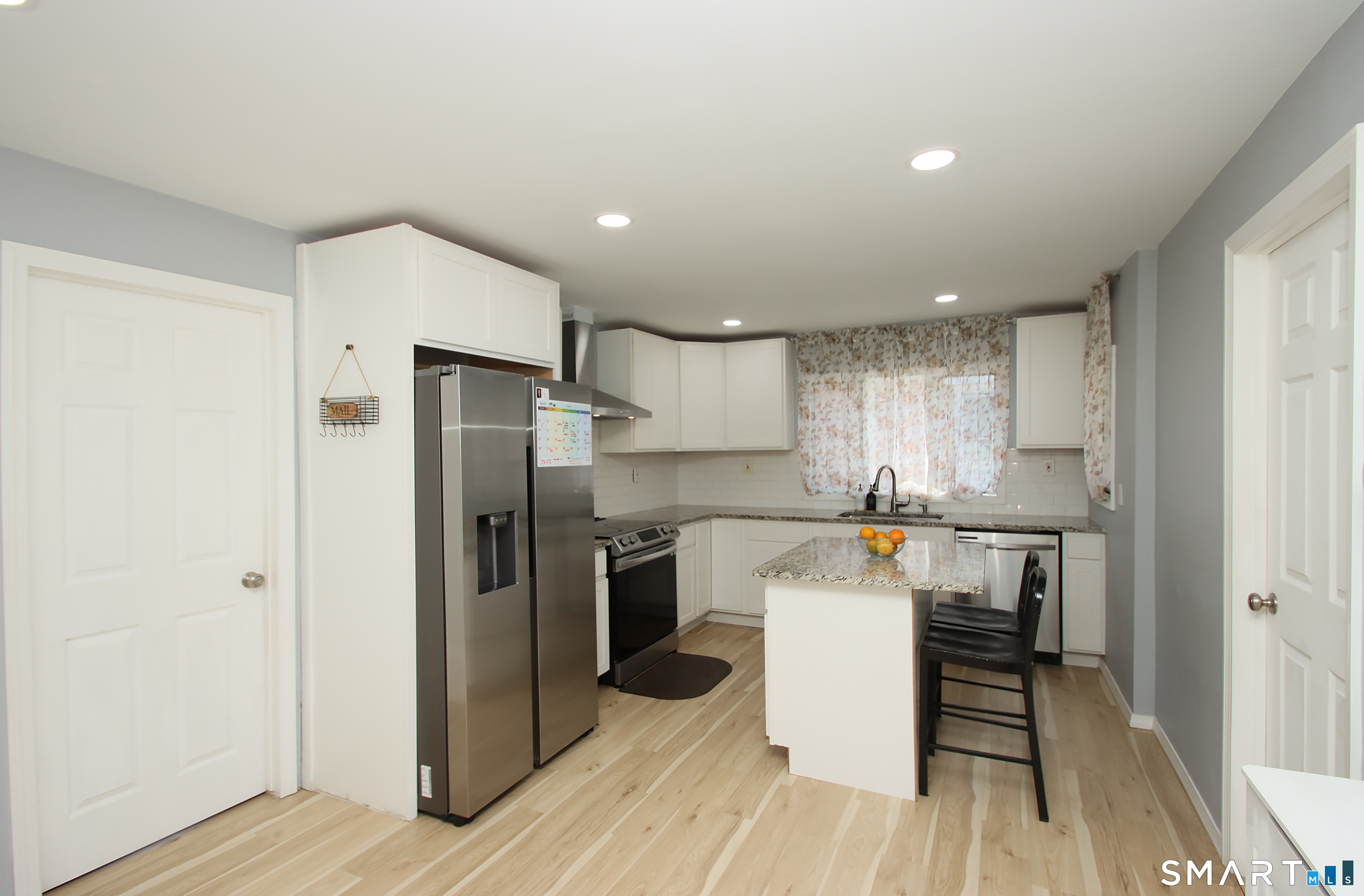 251 Riverside Street Property Photo 8