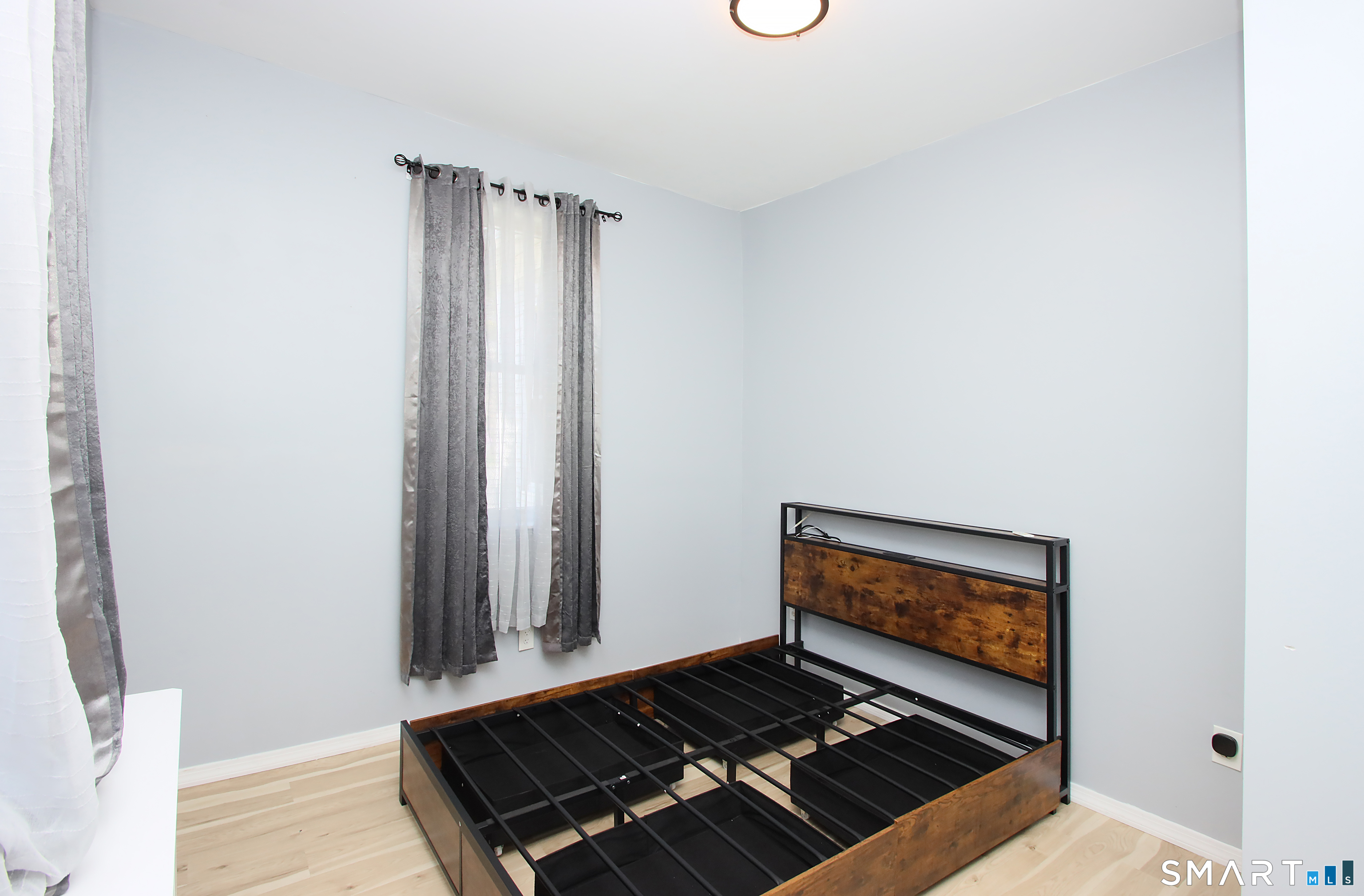 251 Riverside Street Property Photo 13