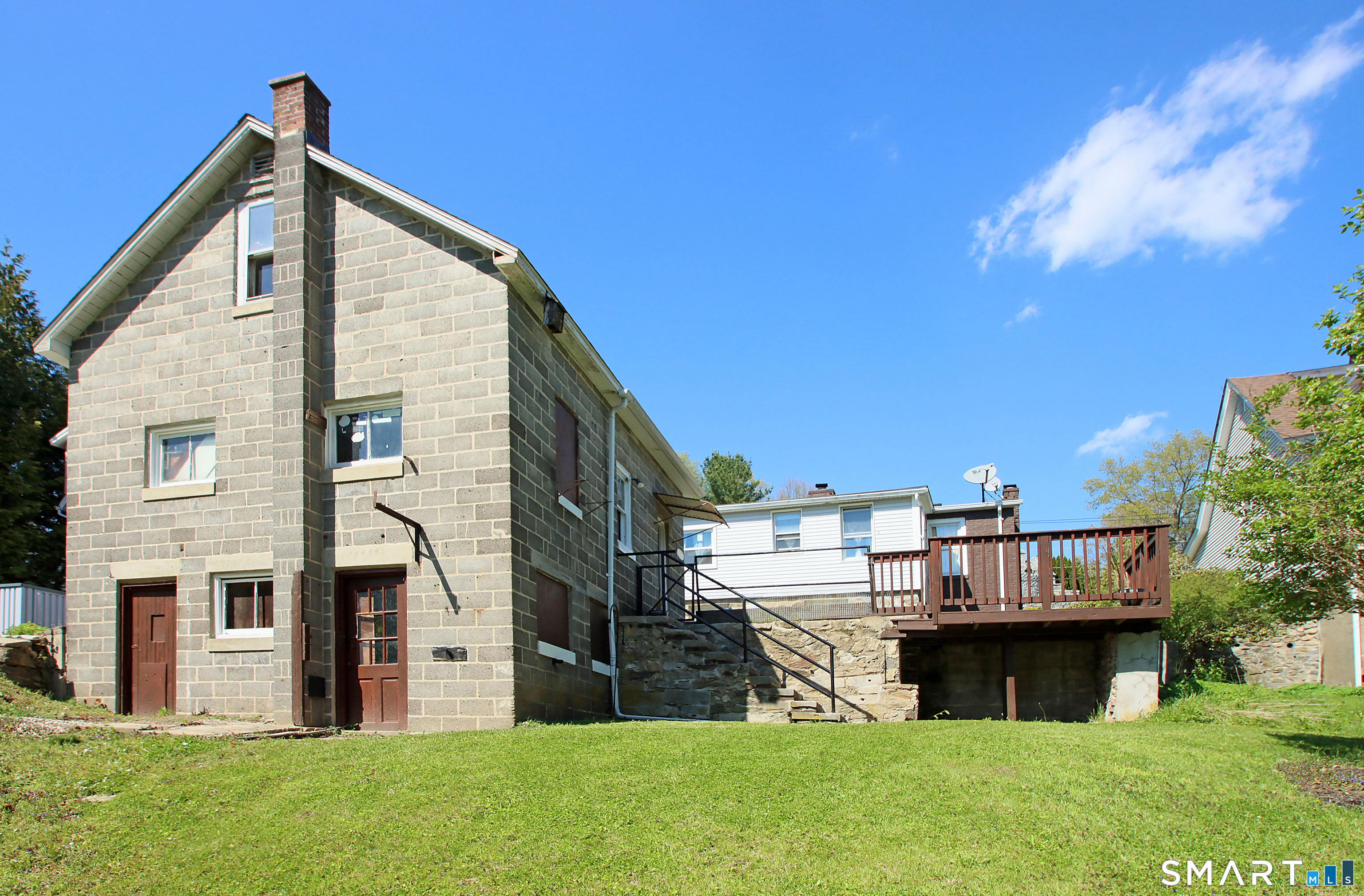 251 Riverside Street Property Photo 21