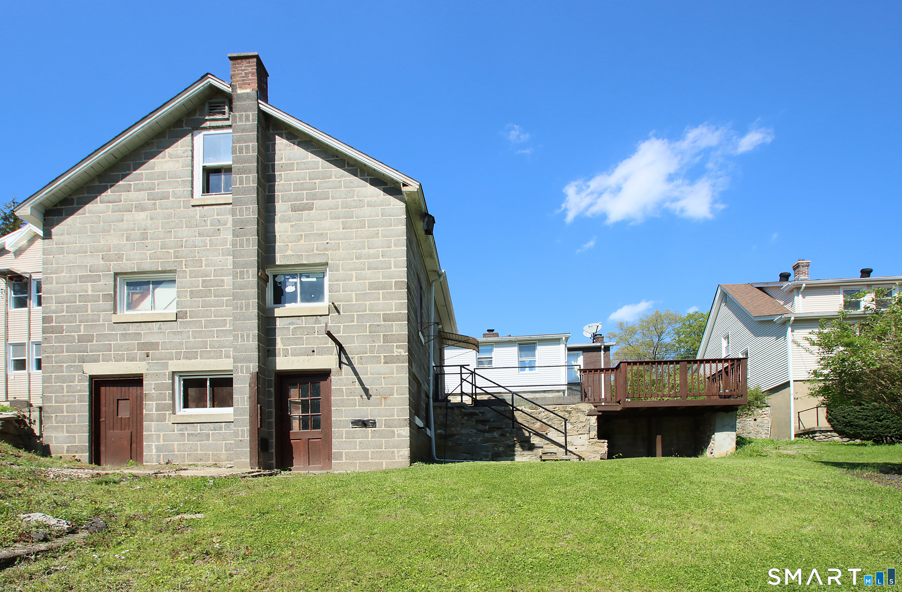 251 Riverside Street Property Photo 22