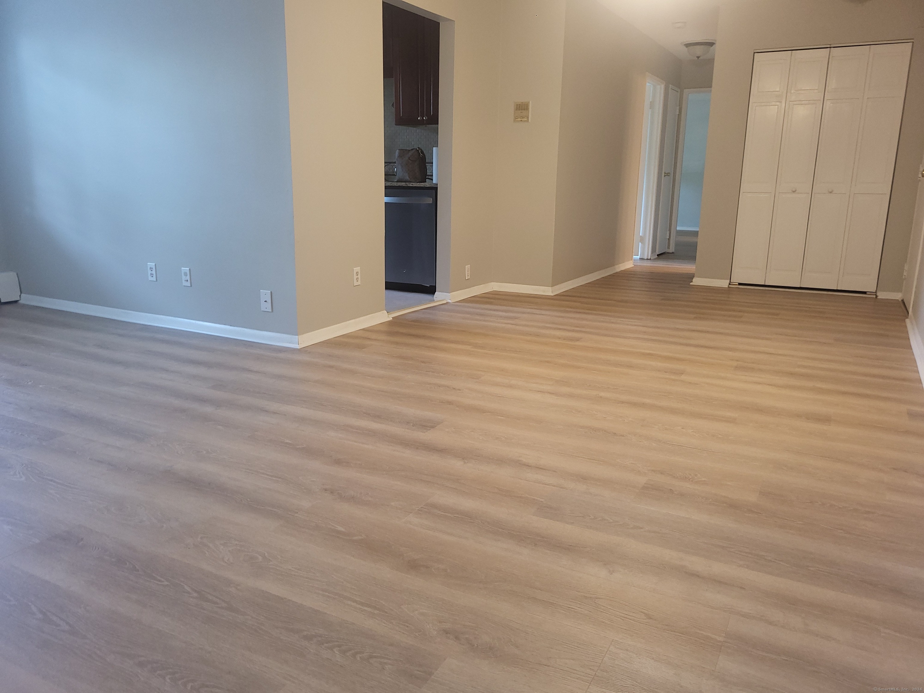 1080 New Haven 91 Avenue Property Photo 6