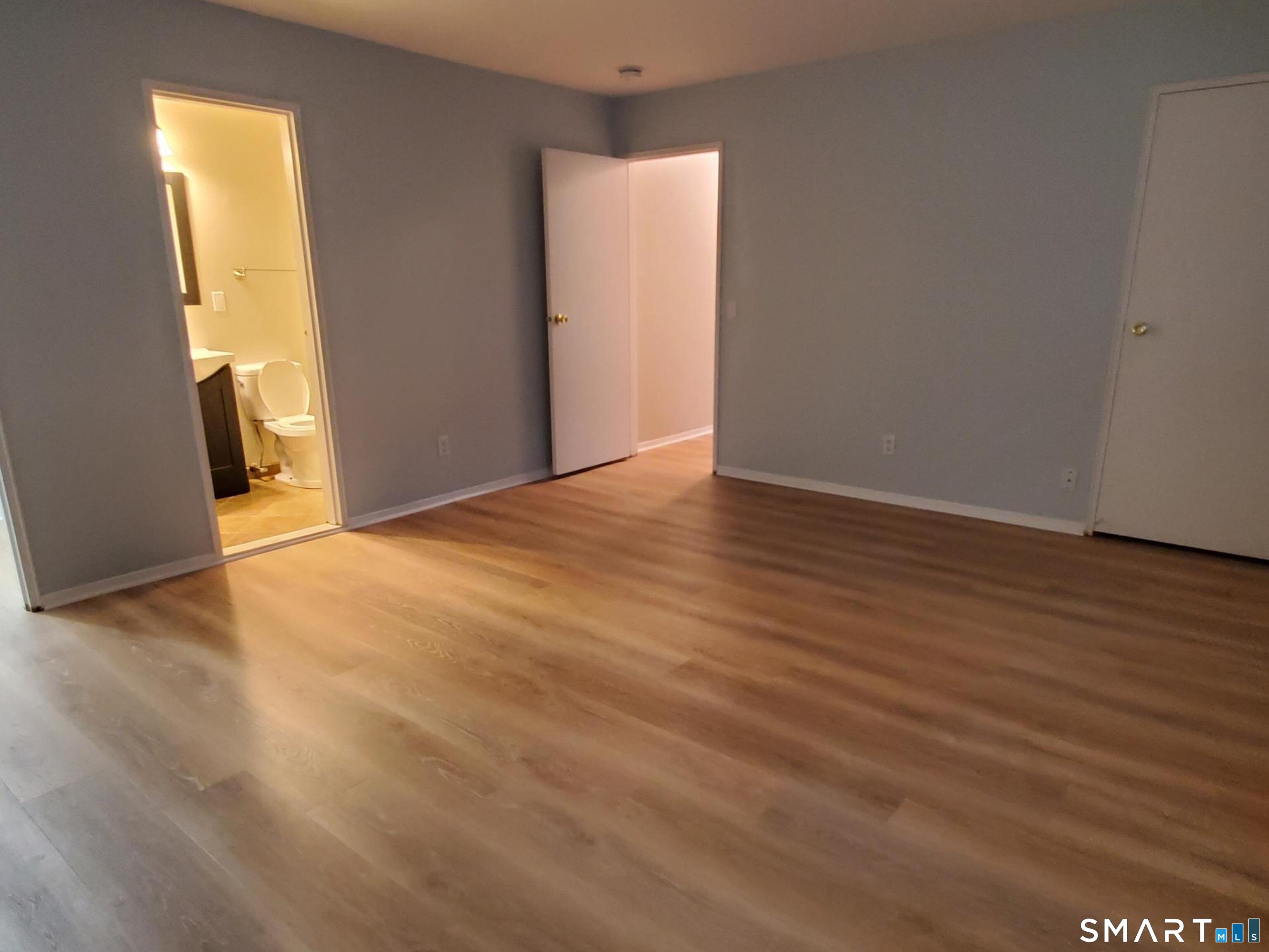 1080 New Haven 91 Avenue Property Photo 8