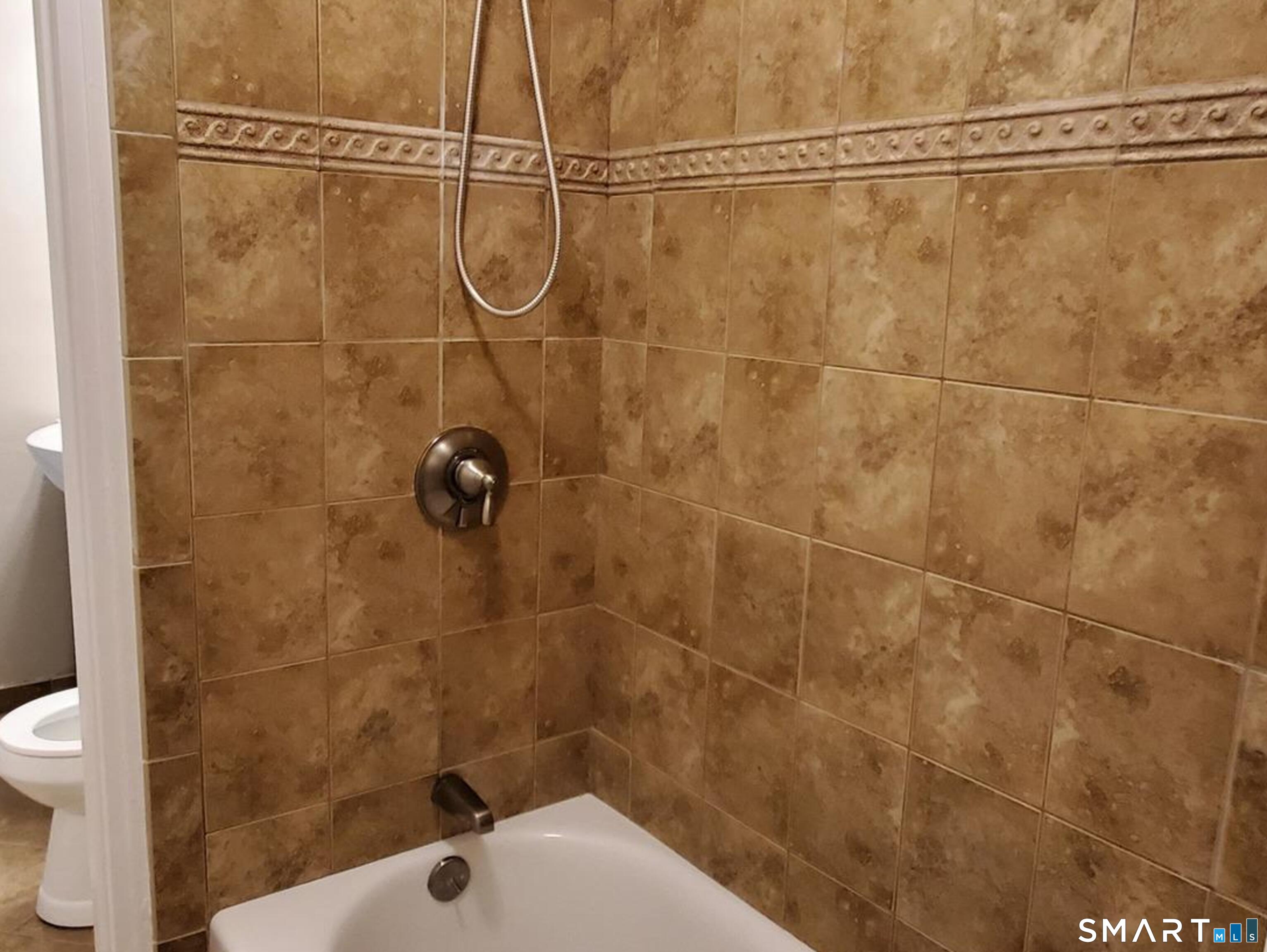 1080 New Haven 91 Avenue Property Photo 11