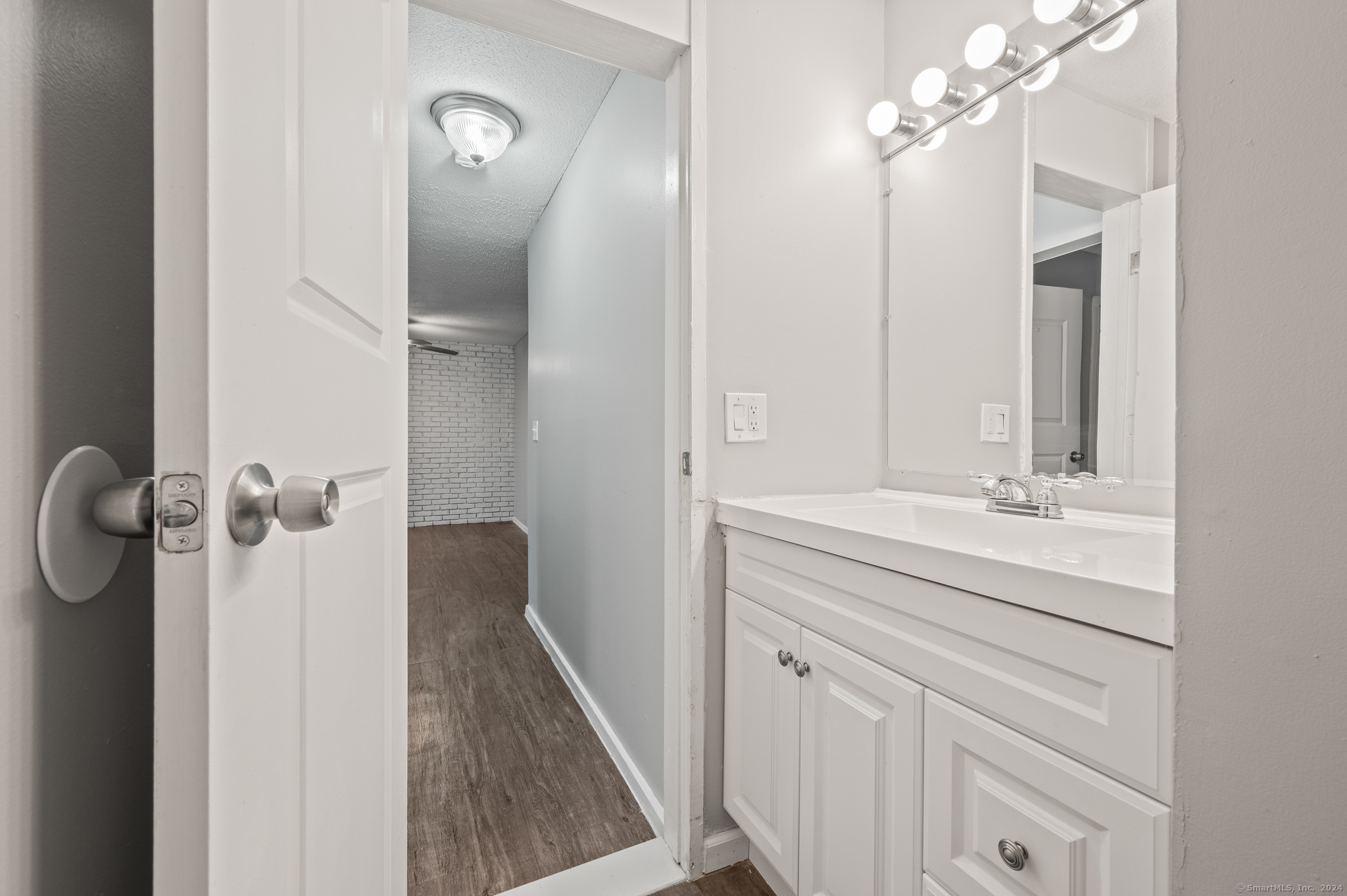 100 State Street Property Photo 7