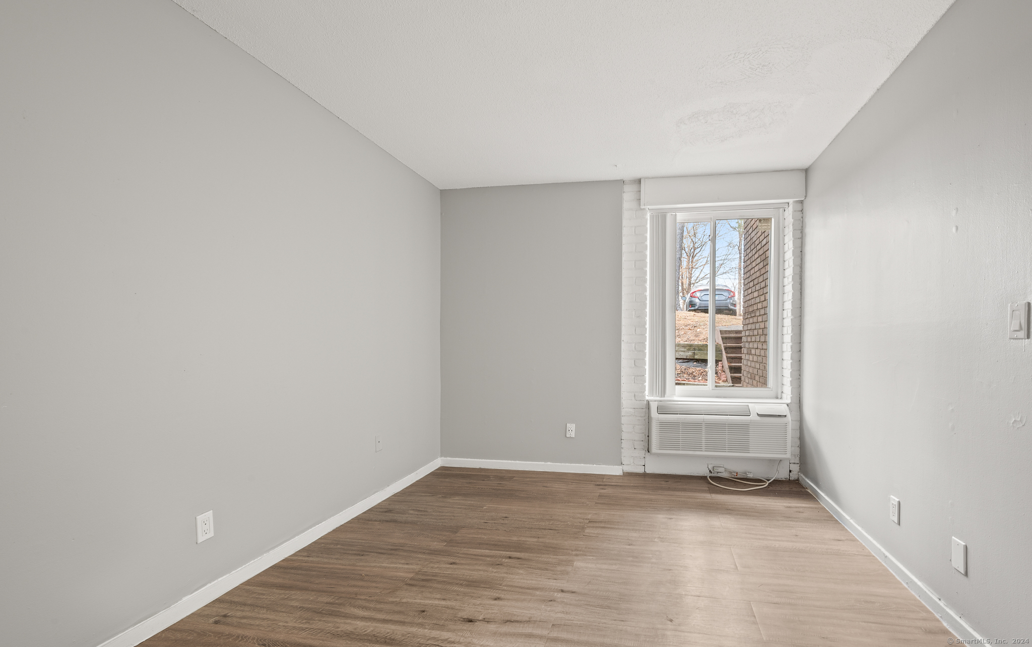 100 State Street Property Photo 13