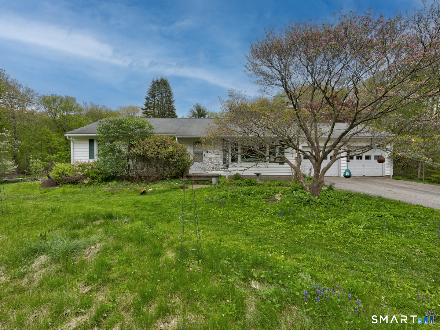 384 Woodland Road Property Photo 2