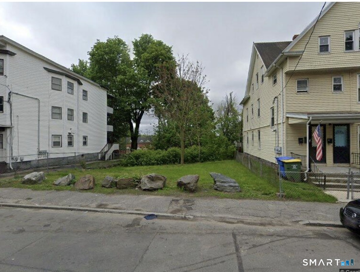 20 Walnut Avenue Property Photo 1