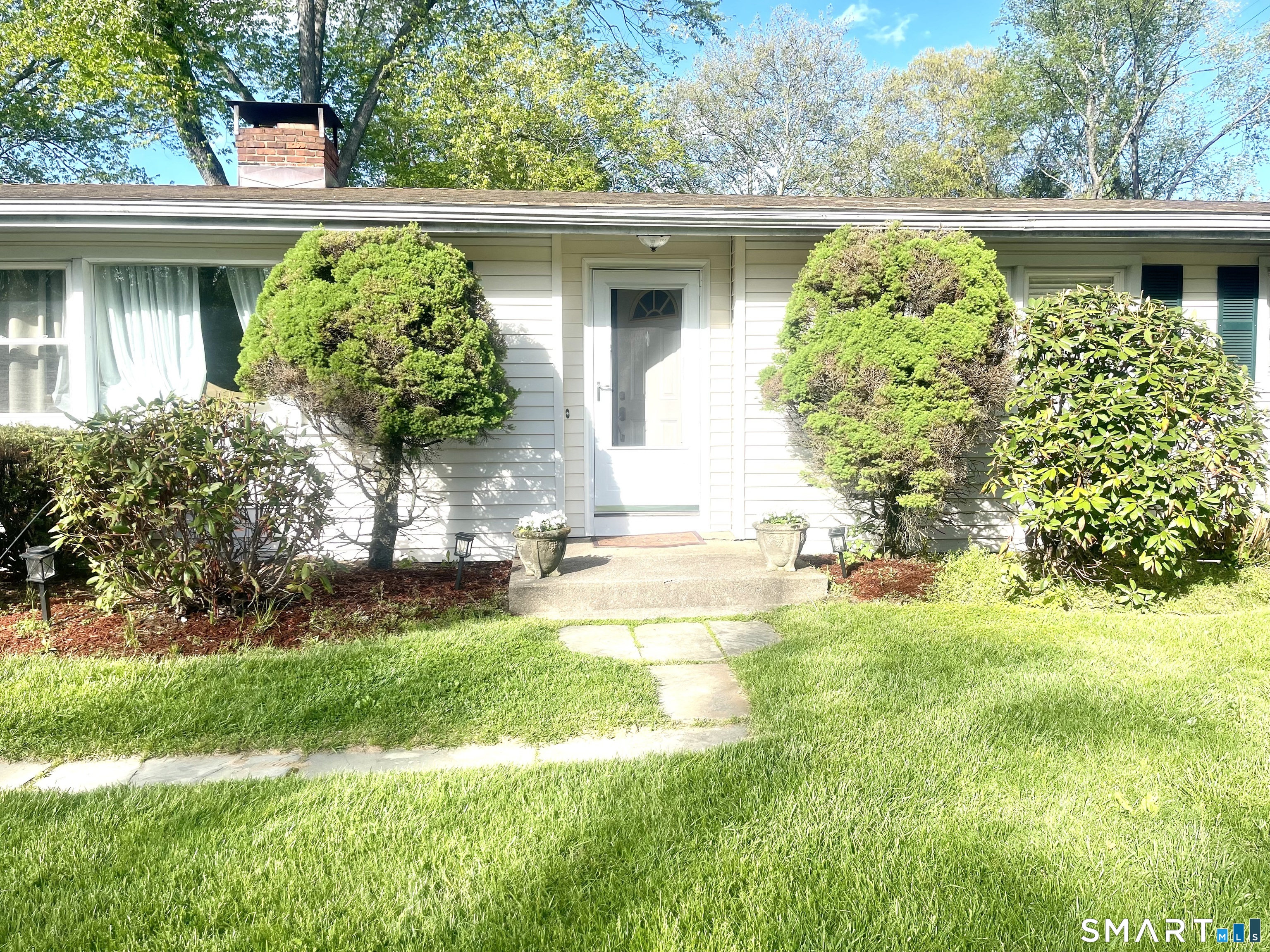 2698 Easton Turnpike Property Photo 3