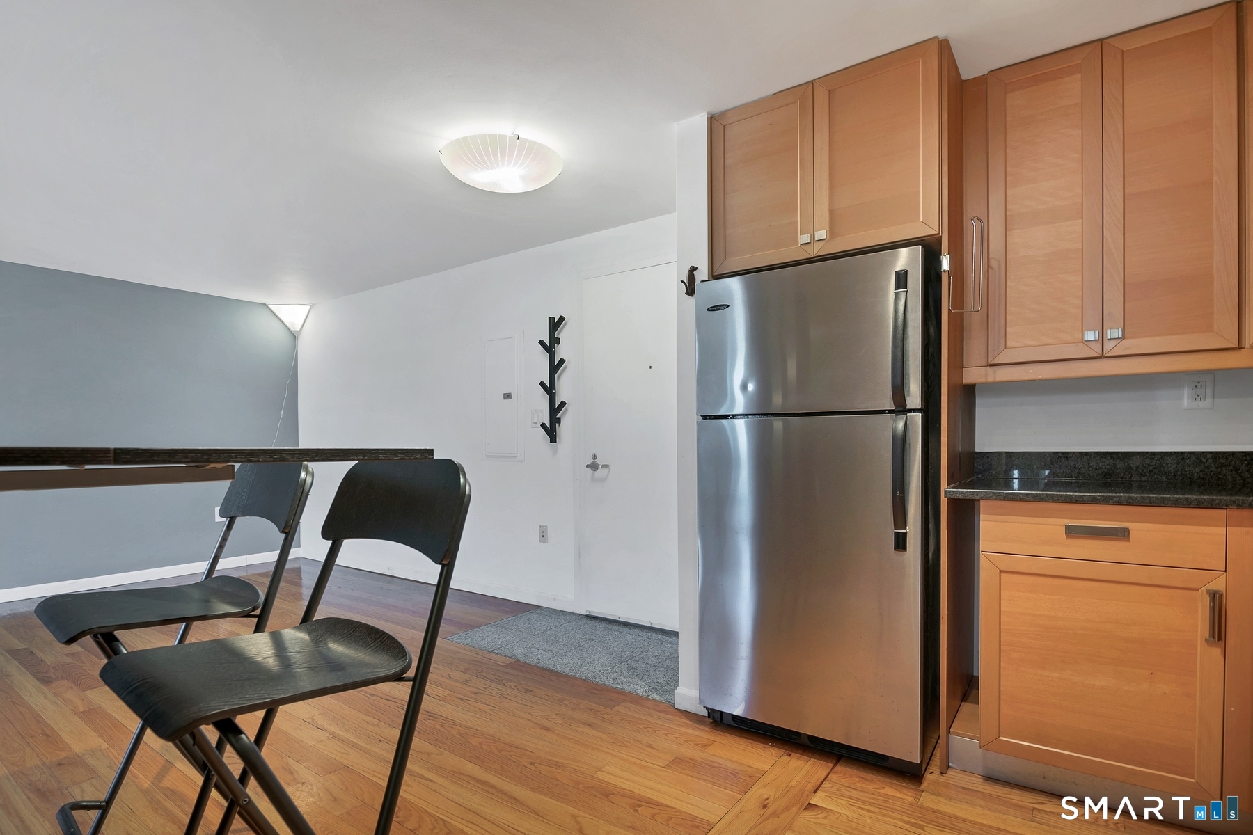184 Pequot 303 Avenue Property Photo 15