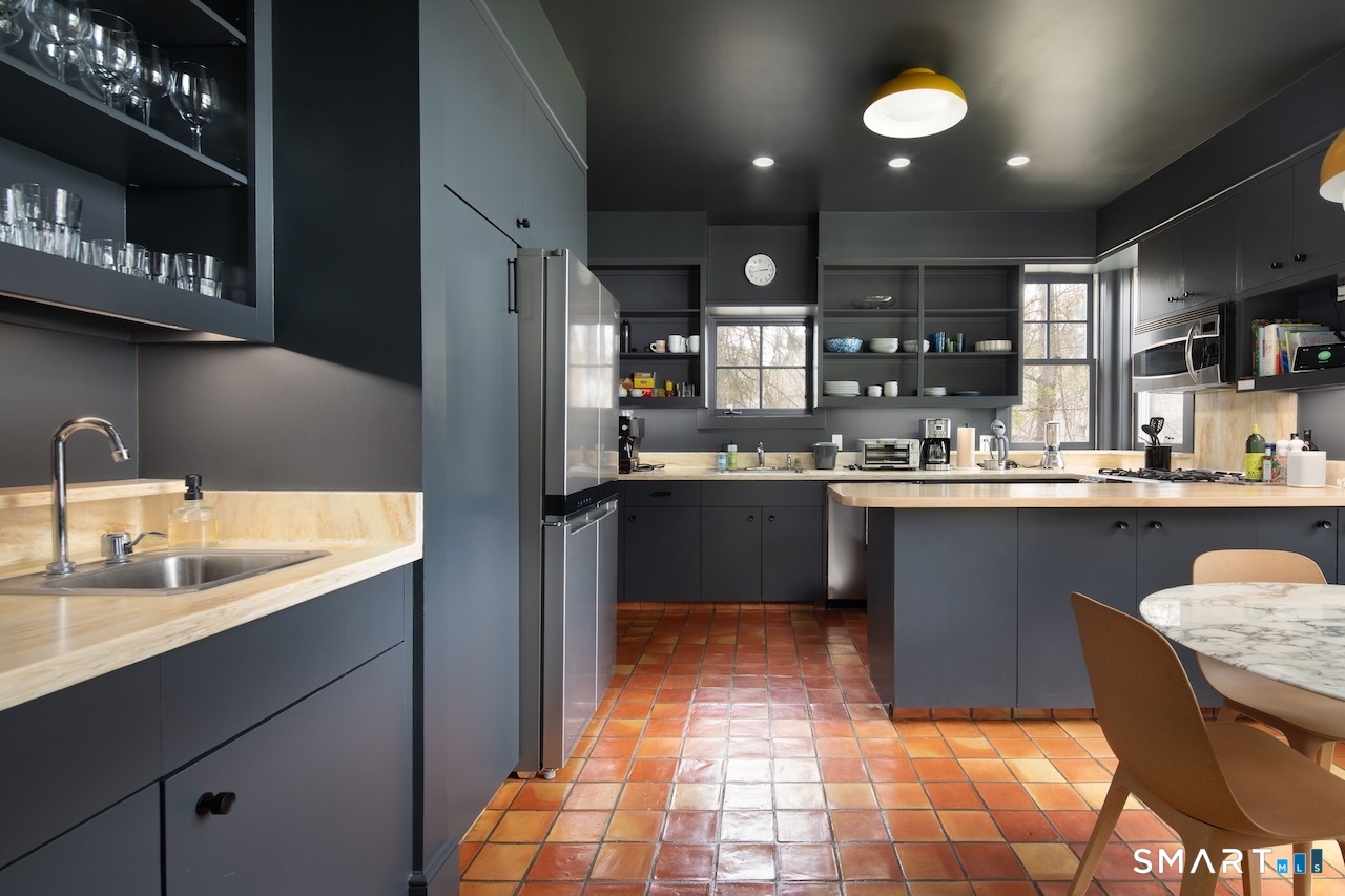 165 Interlaken Road Property Photo 10