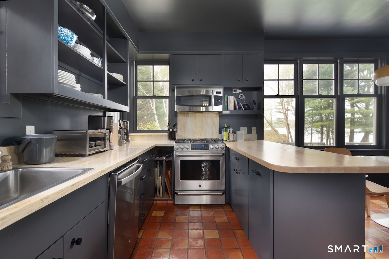 165 Interlaken Road Property Photo 11