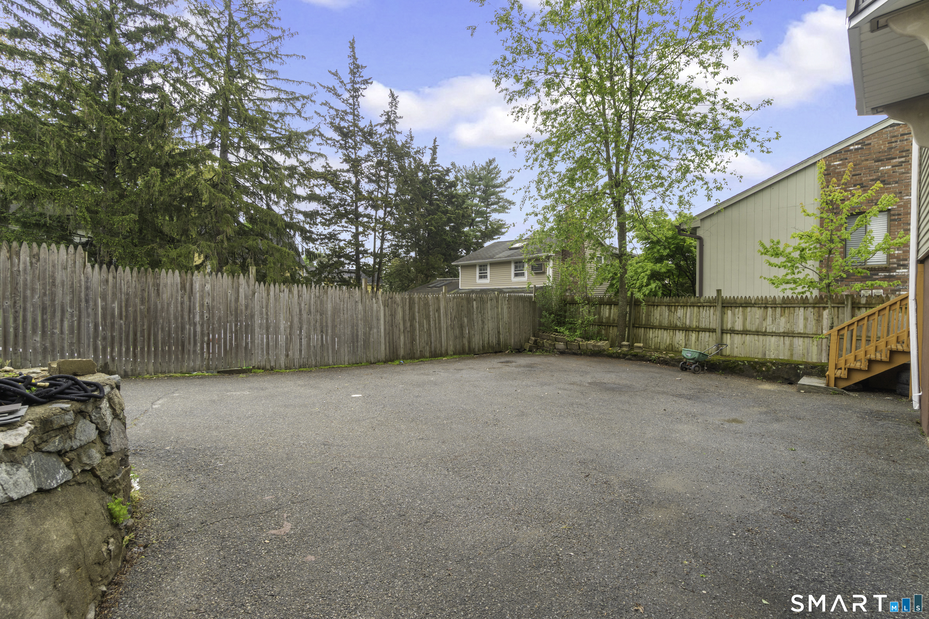 33 Colonial 9 Road Property Photo 5