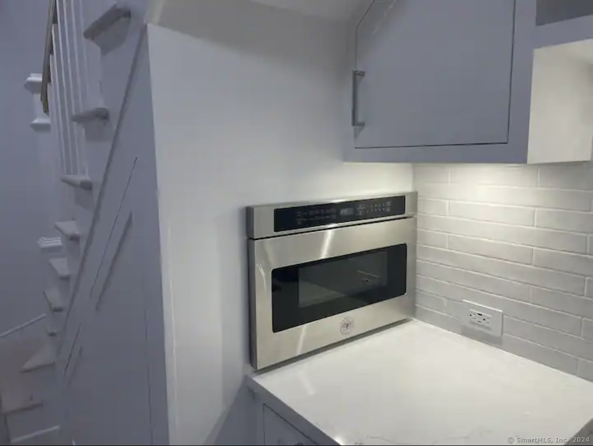 276 Bruce Park Avenue Property Photo 6