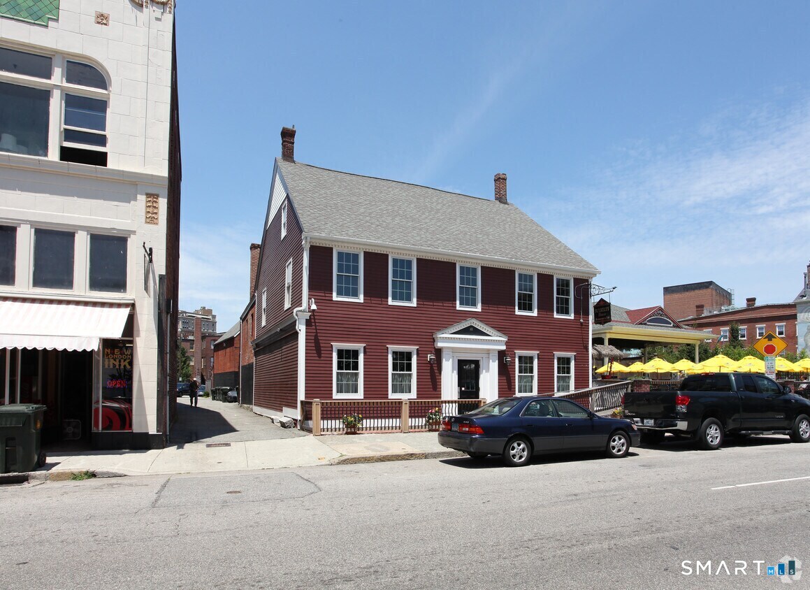 109-111 Bank Street Property Photo 9