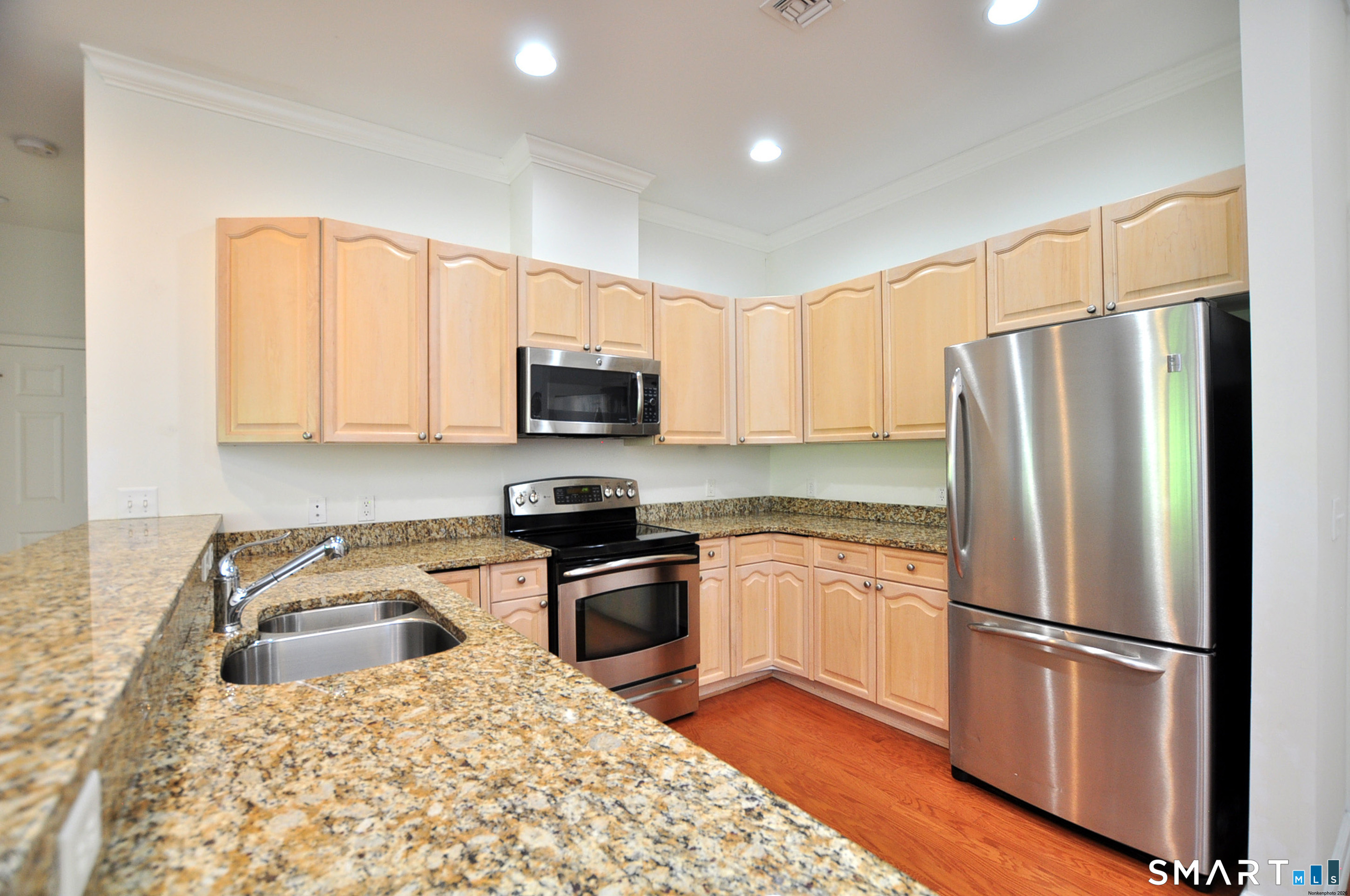 1 King Philip 218 Drive Property Photo 14