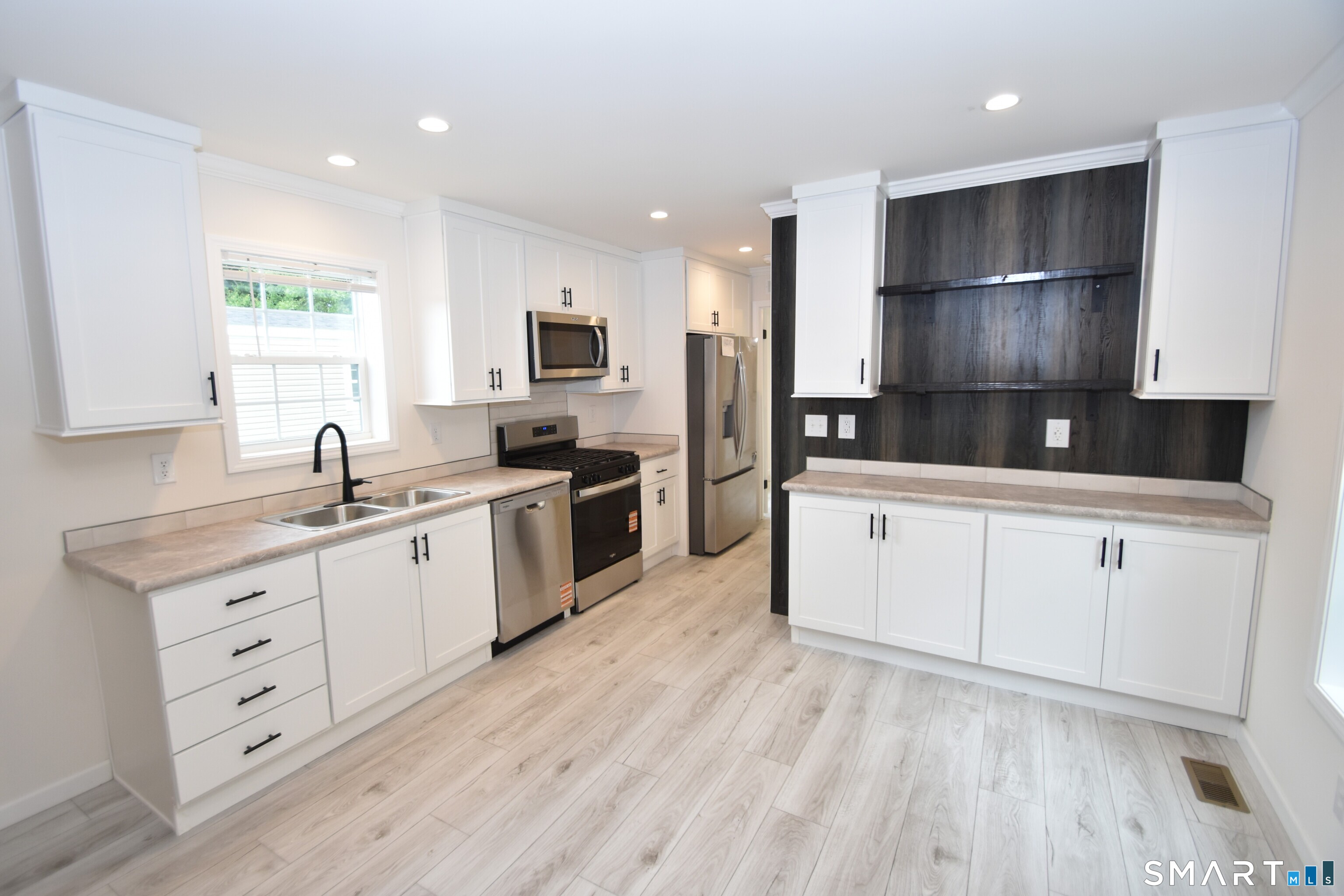 166 Boston A Turnpike Property Photo 3
