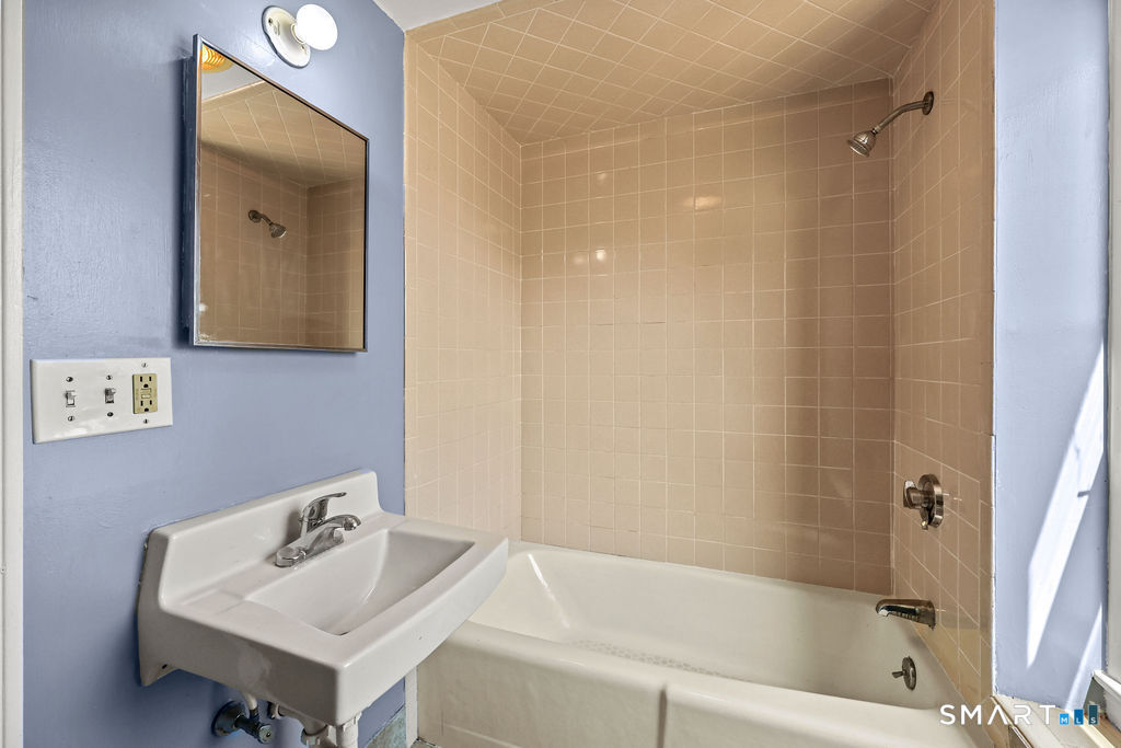 13 Portland Street Property Photo 18
