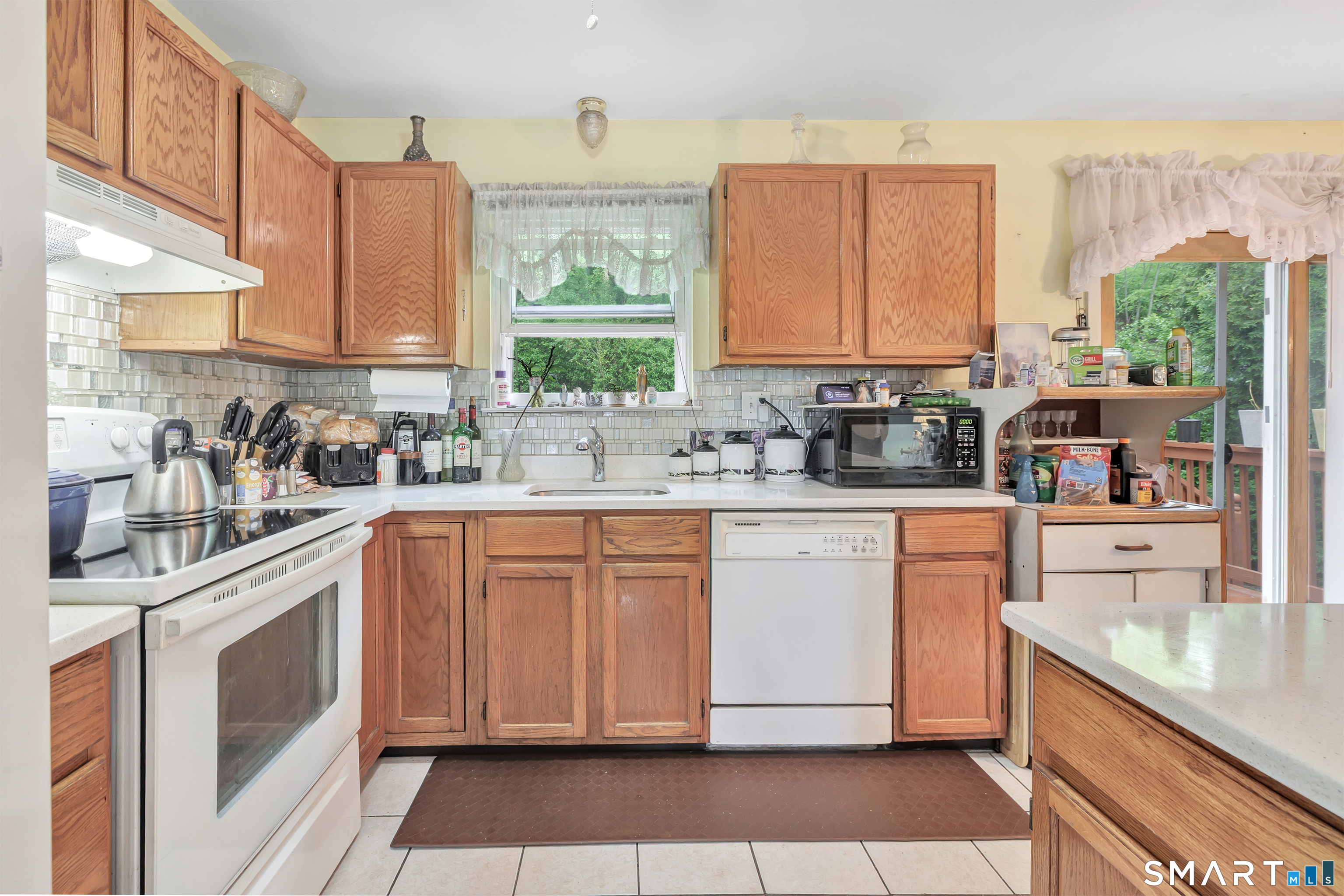 123 River Road Property Photo 7