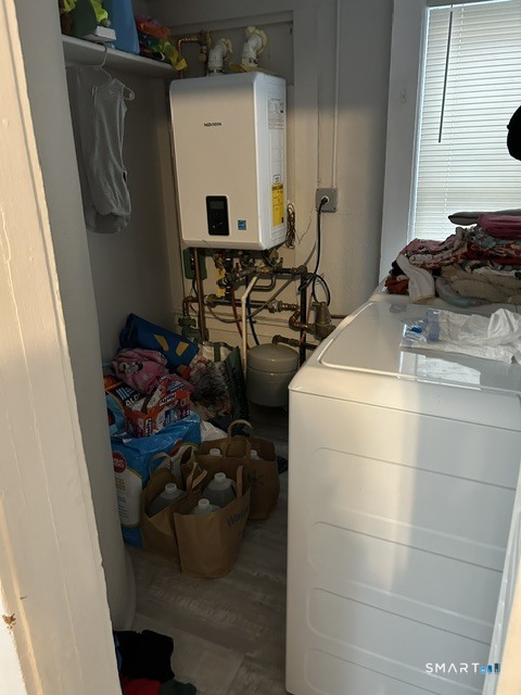 676 East Street Property Photo 4