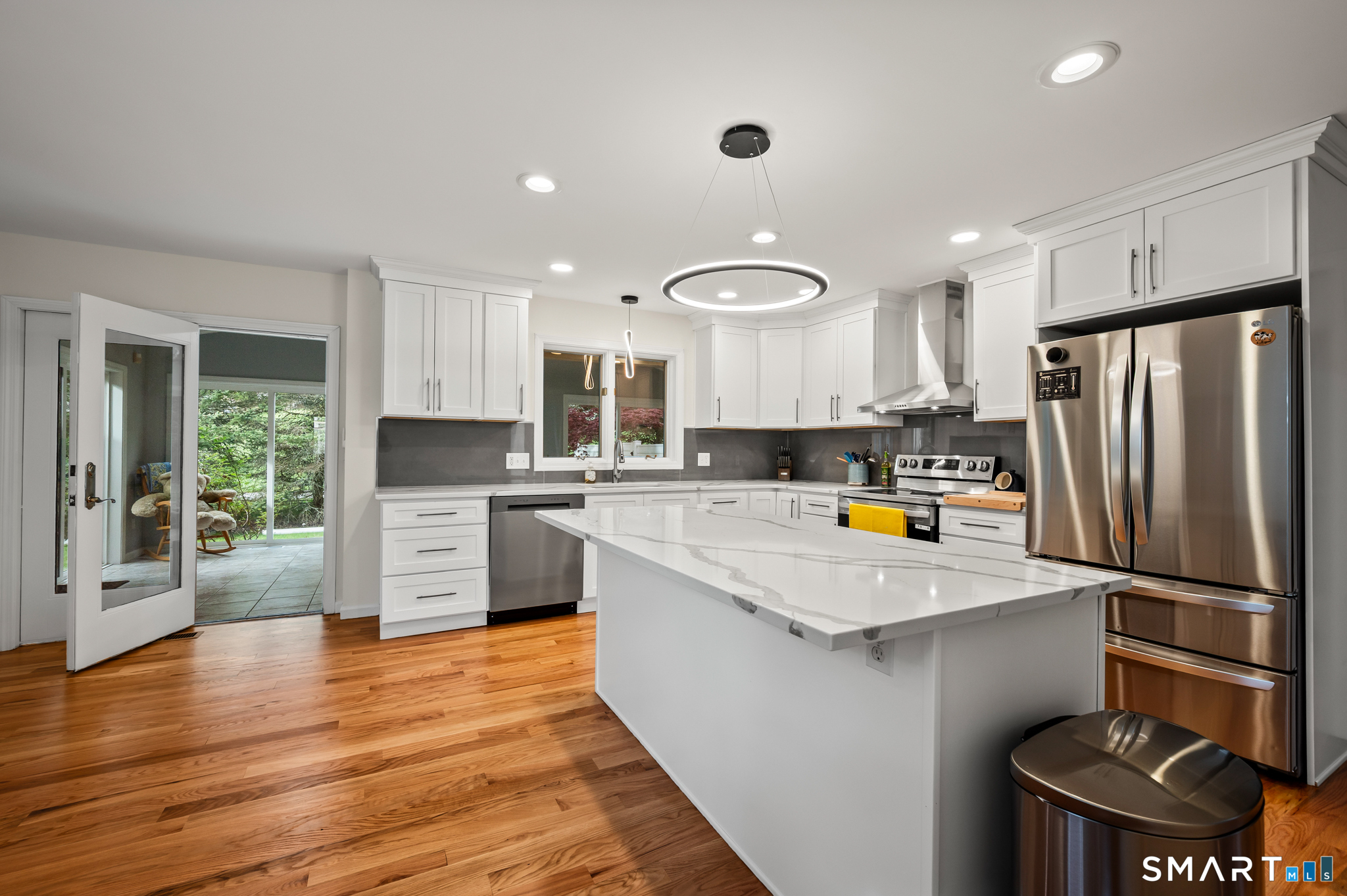 2 Executive Hill Road Property Photo 6
