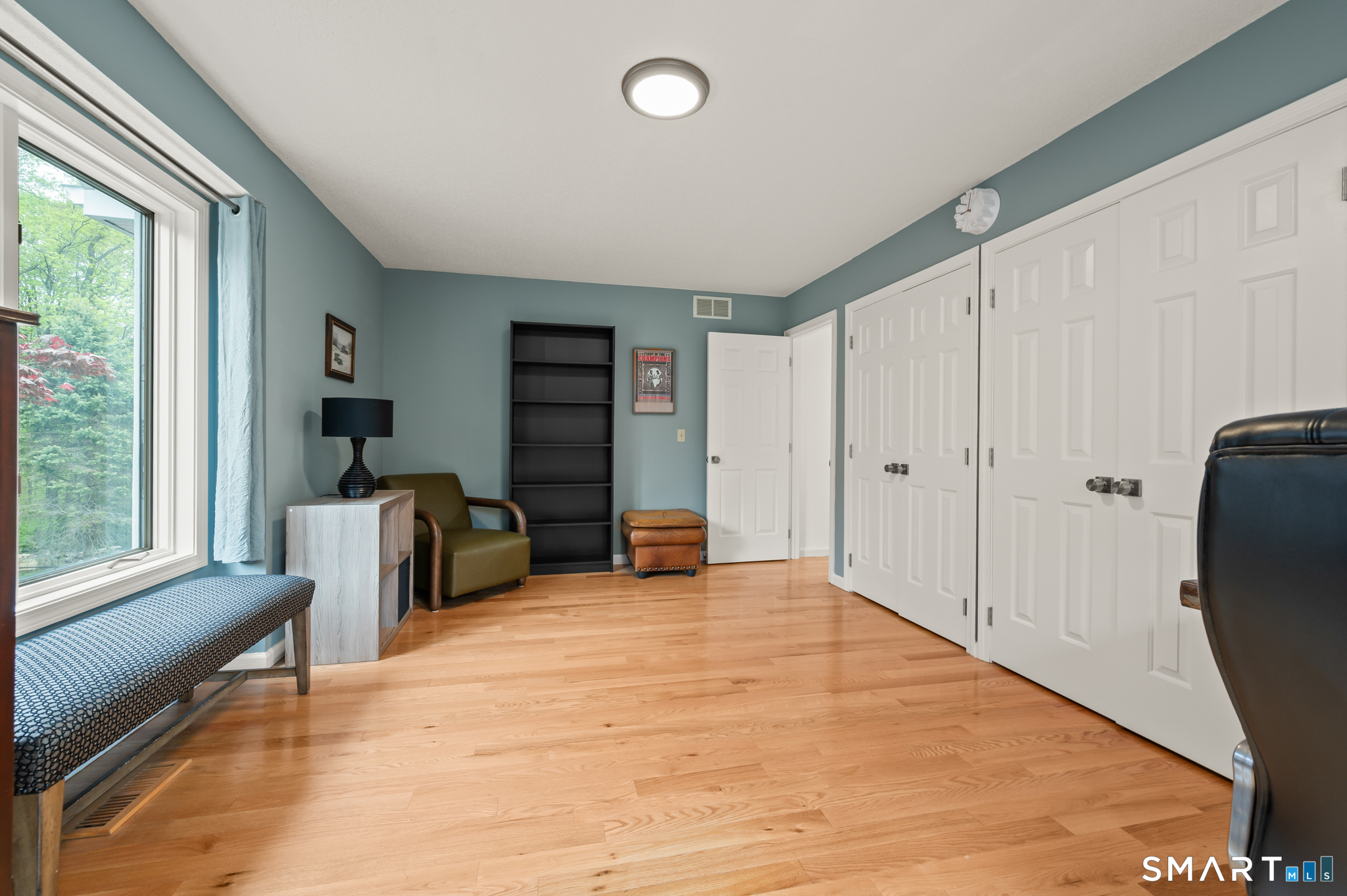 2 Executive Hill Road Property Photo 22