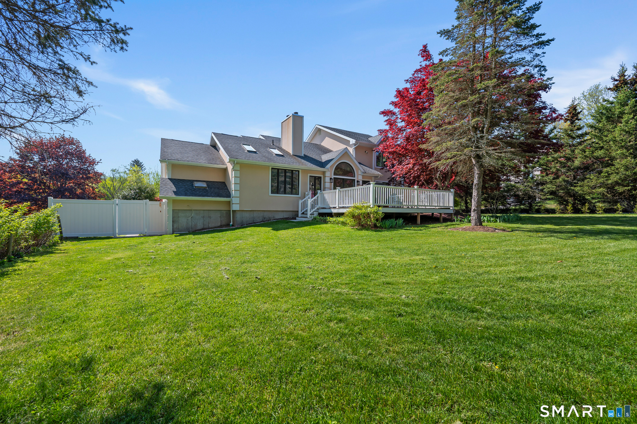 2 Executive Hill Road Property Photo 34