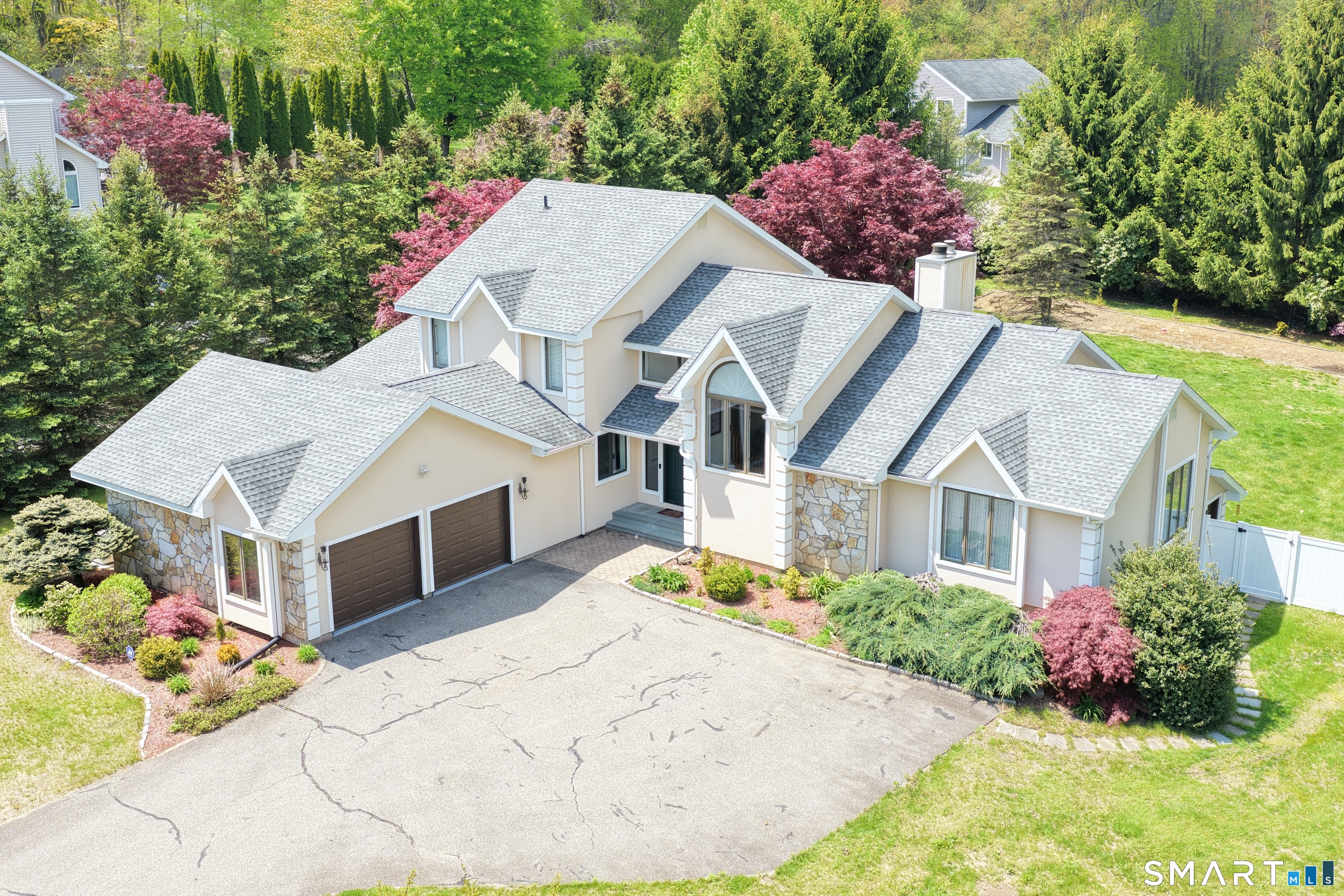 2 Executive Hill Road Property Photo 37