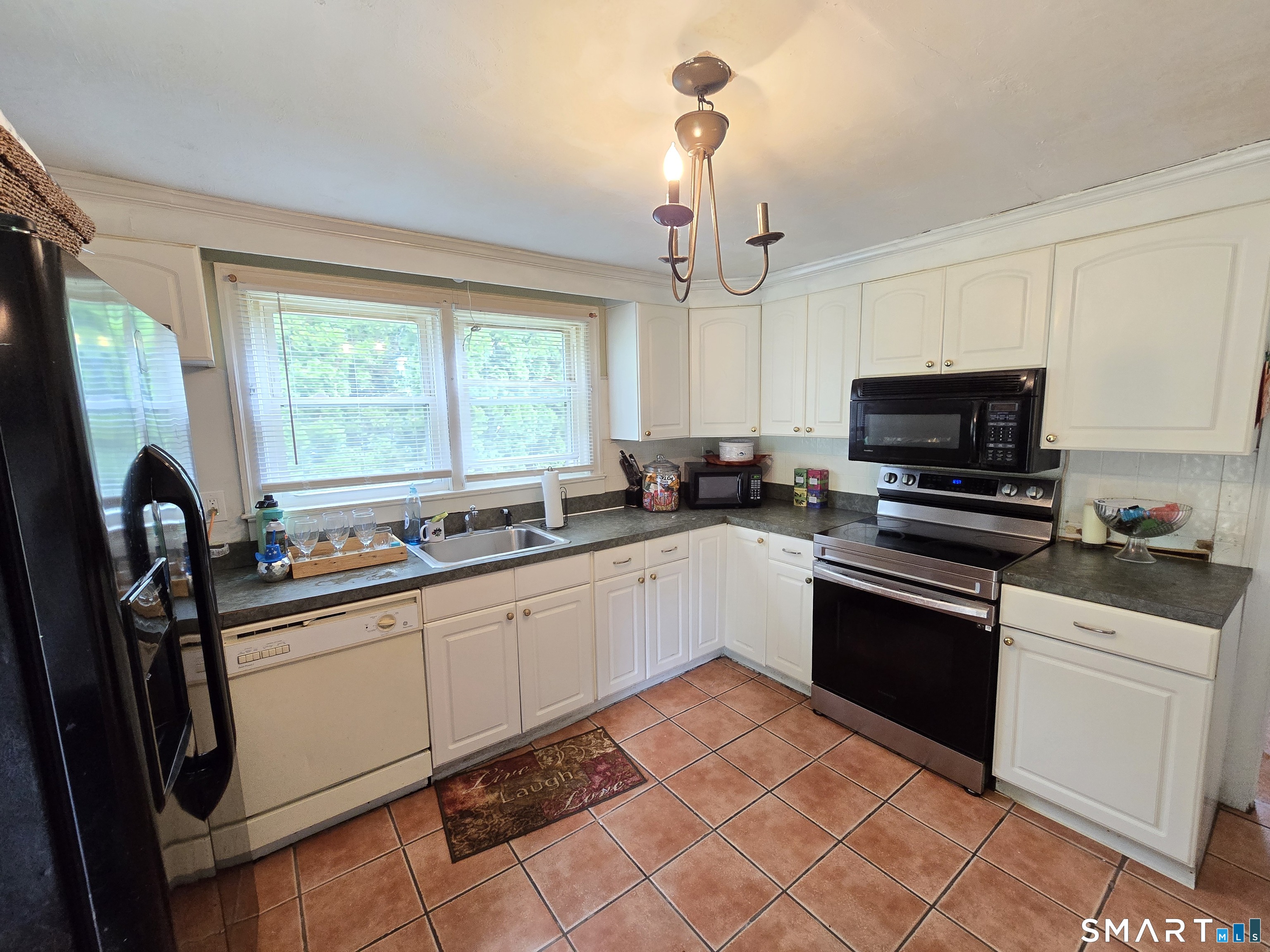 2711 Main Street Property Photo 2