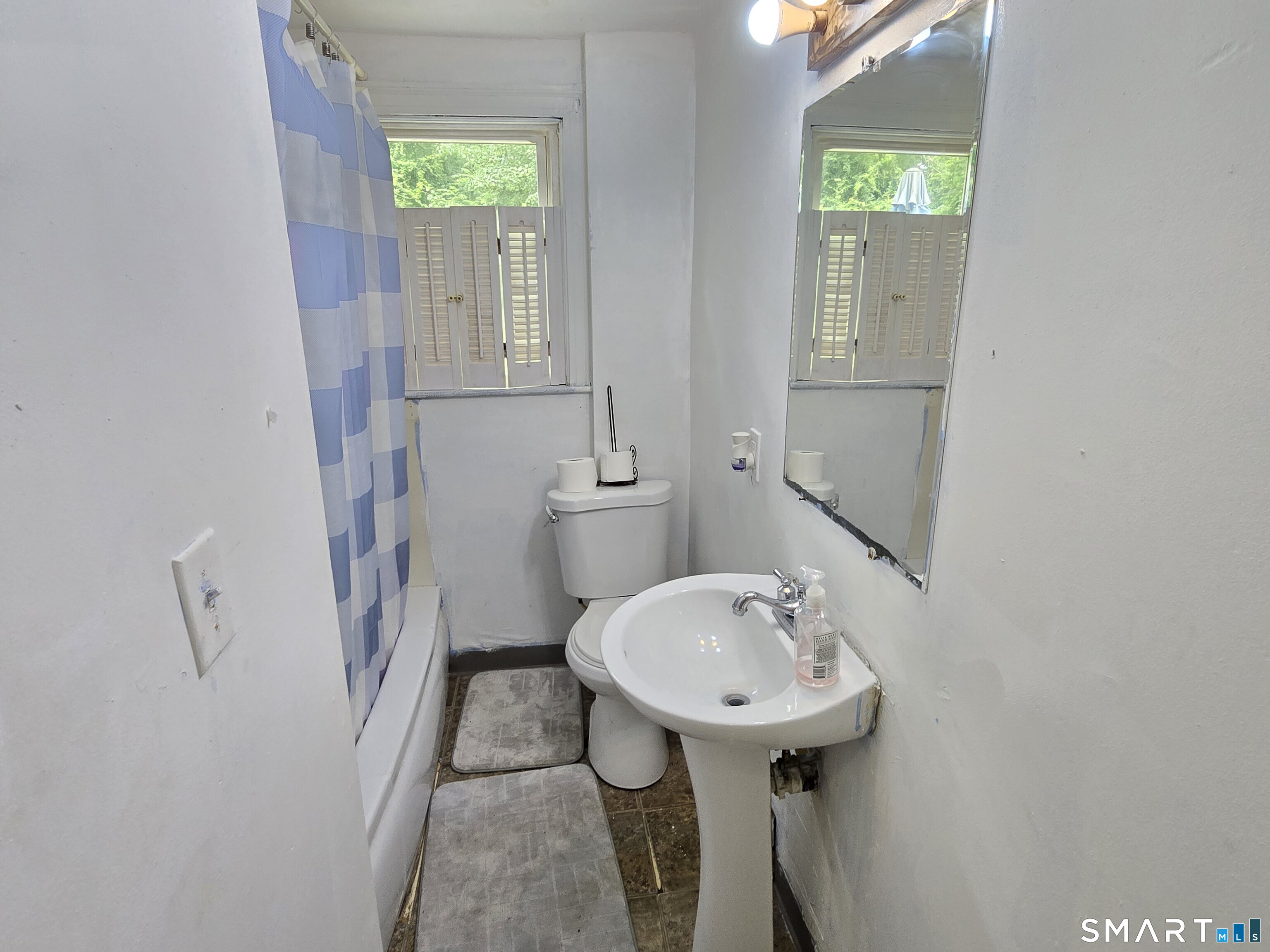 2711 Main Street Property Photo 9
