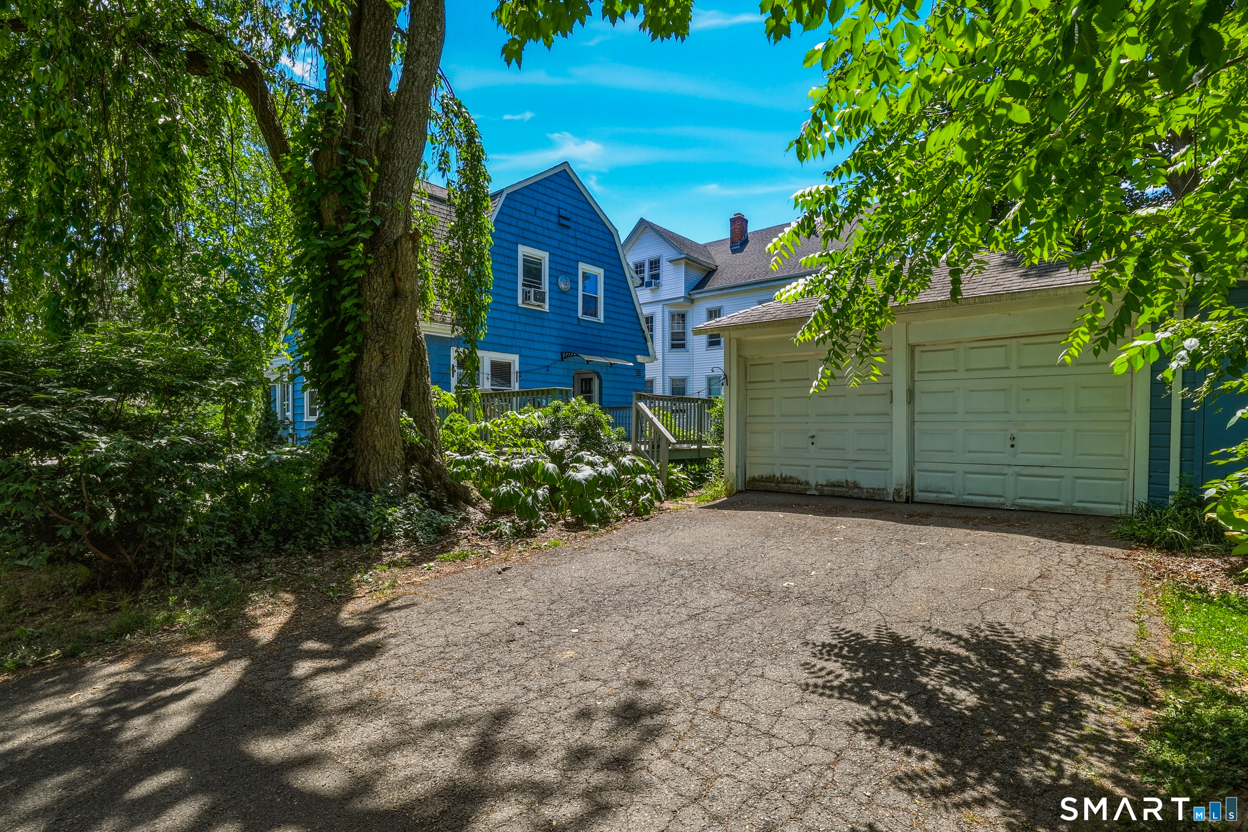 1390 Boulevard Property Photo 3