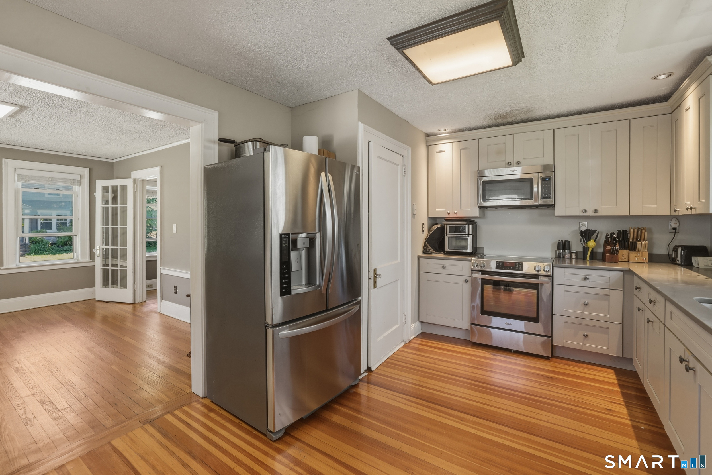 1390 Boulevard Property Photo 10