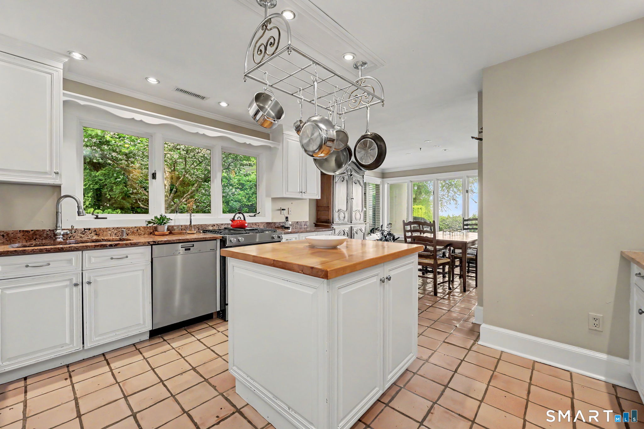 125 Battery Park Drive Property Photo 16