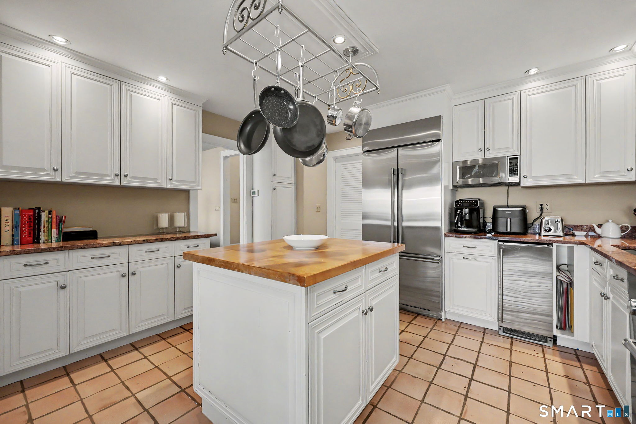 125 Battery Park Drive Property Photo 17