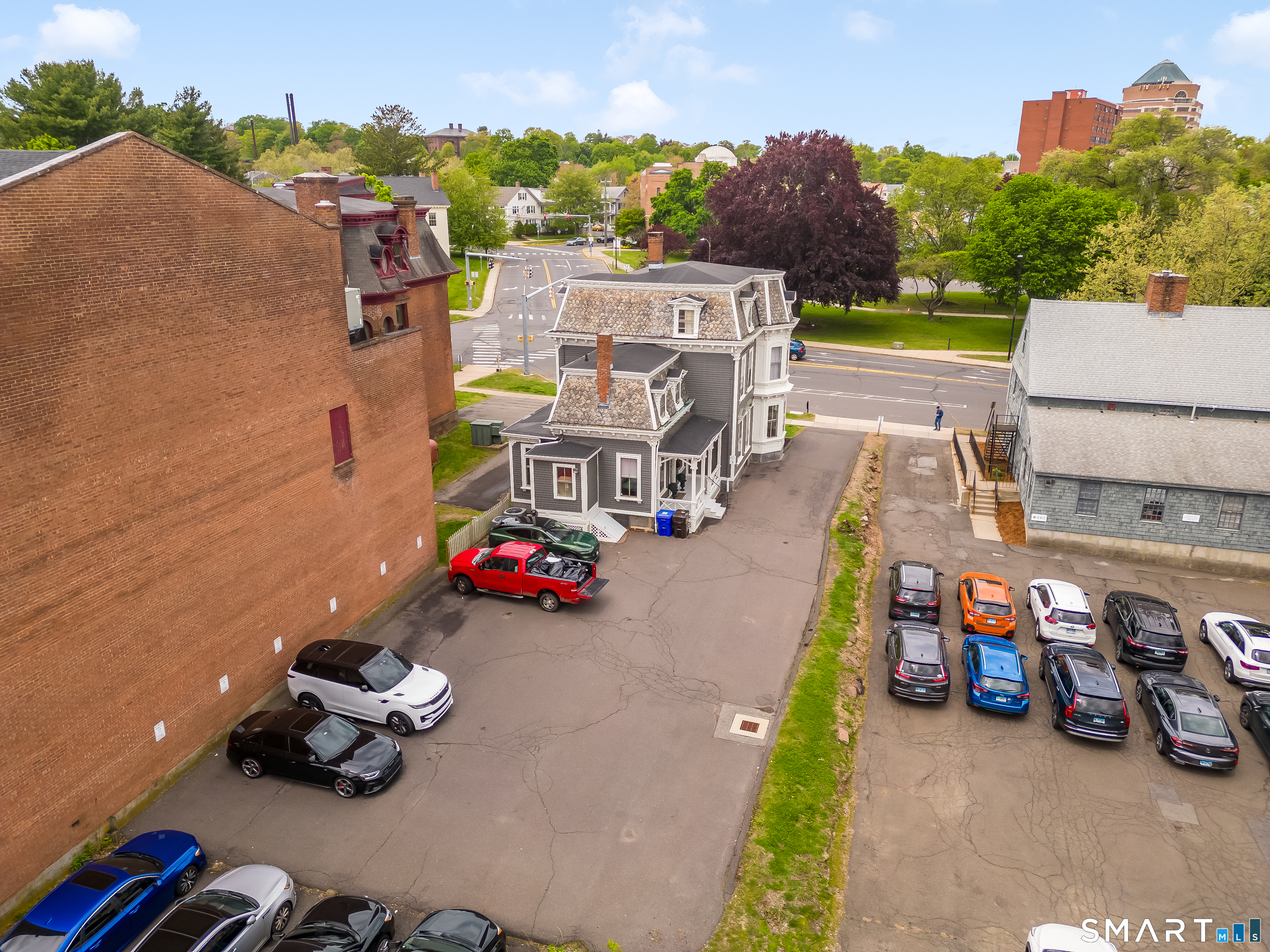 27 Pleasant Street Property Photo 9