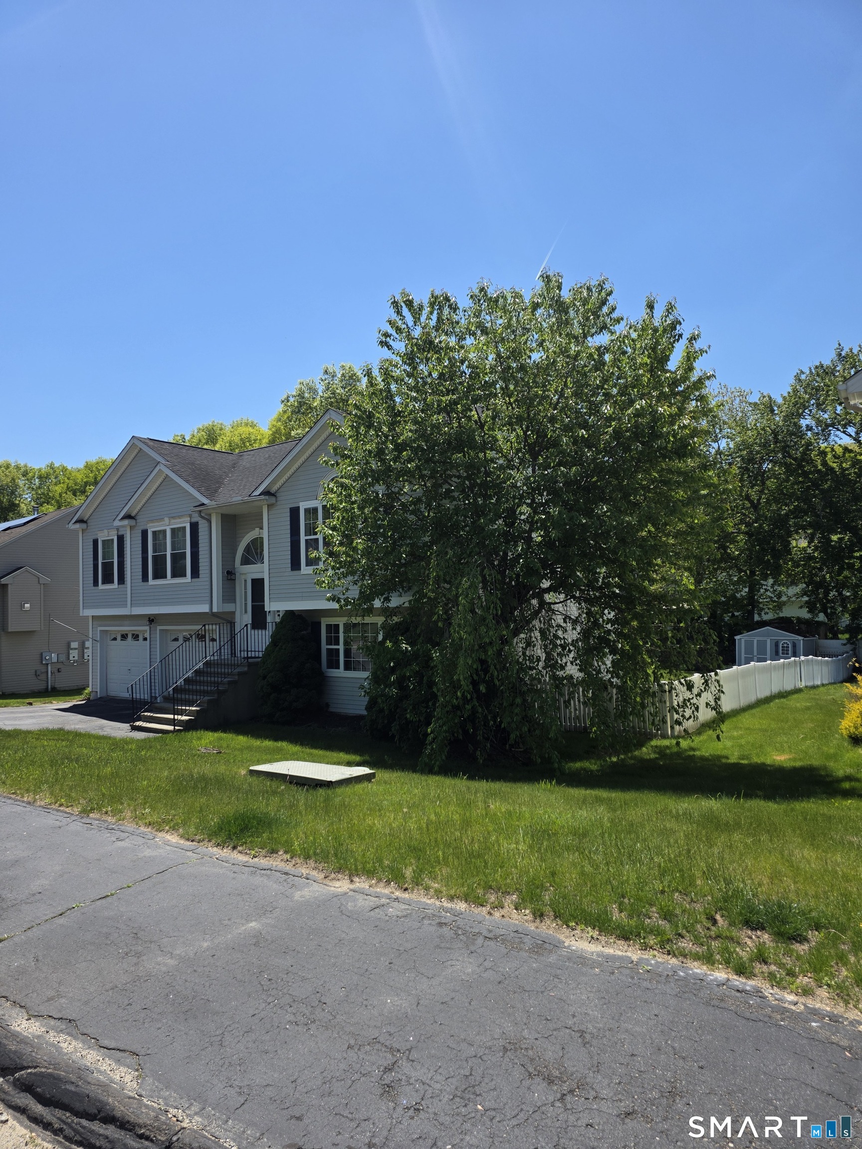 20 Georges Court Property Photo 5