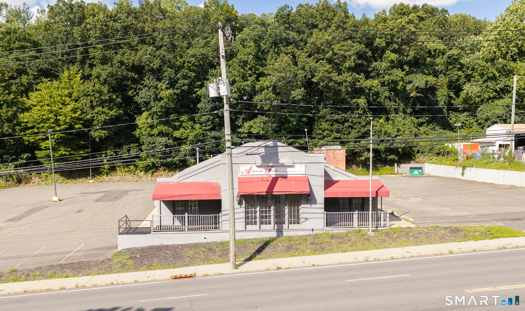 496 Chase Avenue Property Photo 2