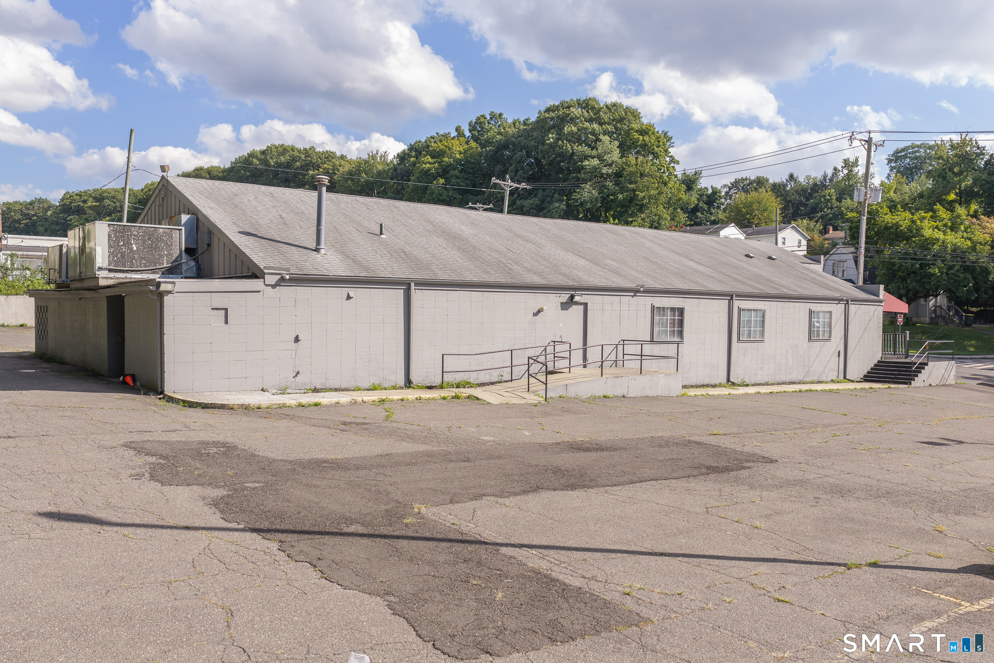 496 Chase Avenue Property Photo 4
