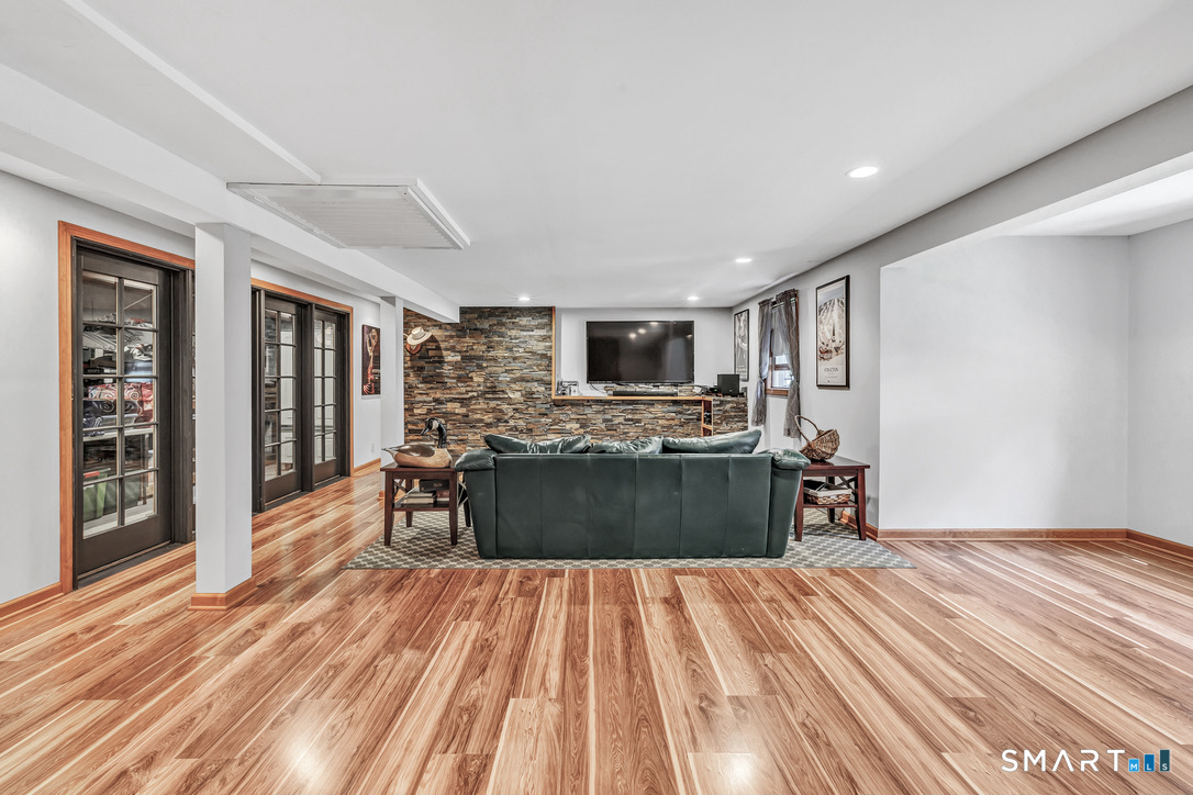 2125 Cutspring Road Property Photo 19