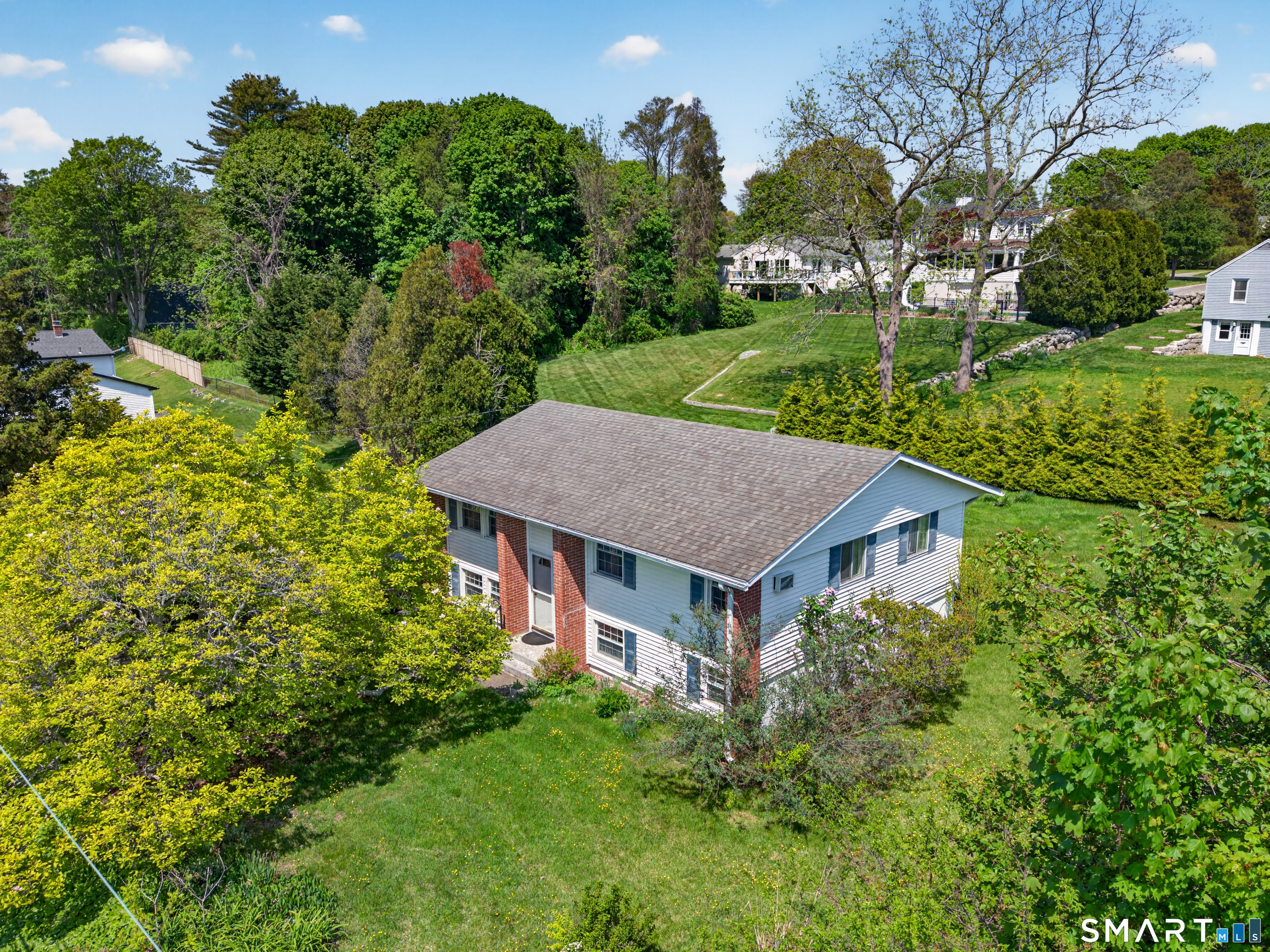 662 Groton Long Point Road Property Photo 1